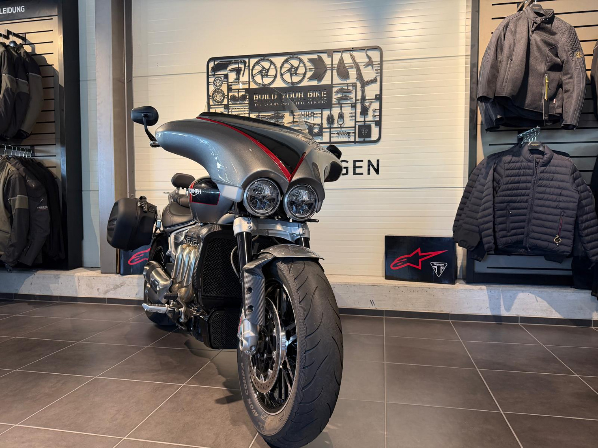 TRIUMPH Rocket 3 GT Spezialumbau mit Front Touring Fairing-image-4