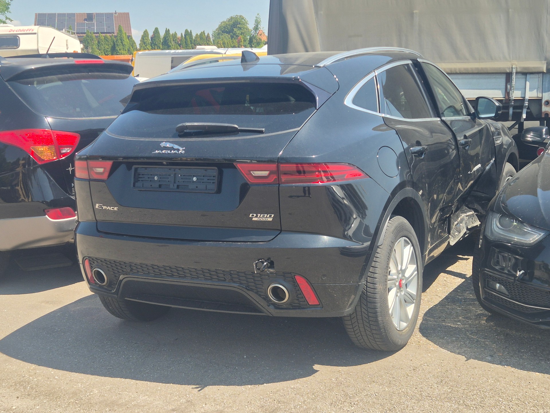 JAGUAR E-Pace 2.0d D180 S AWD Diesel Unfall-image-0