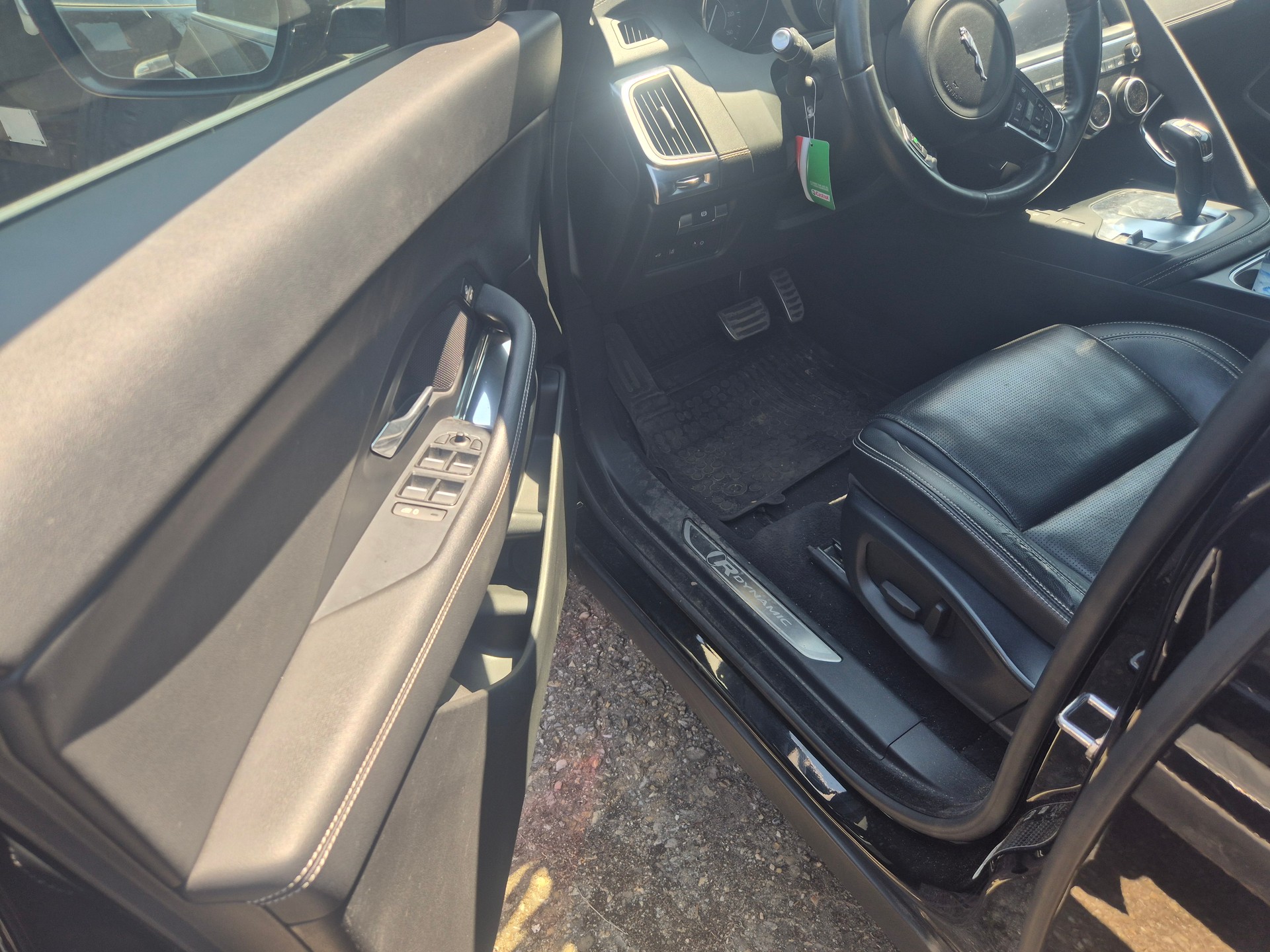 JAGUAR E-Pace 2.0d D180 S AWD Diesel Unfall-image-4