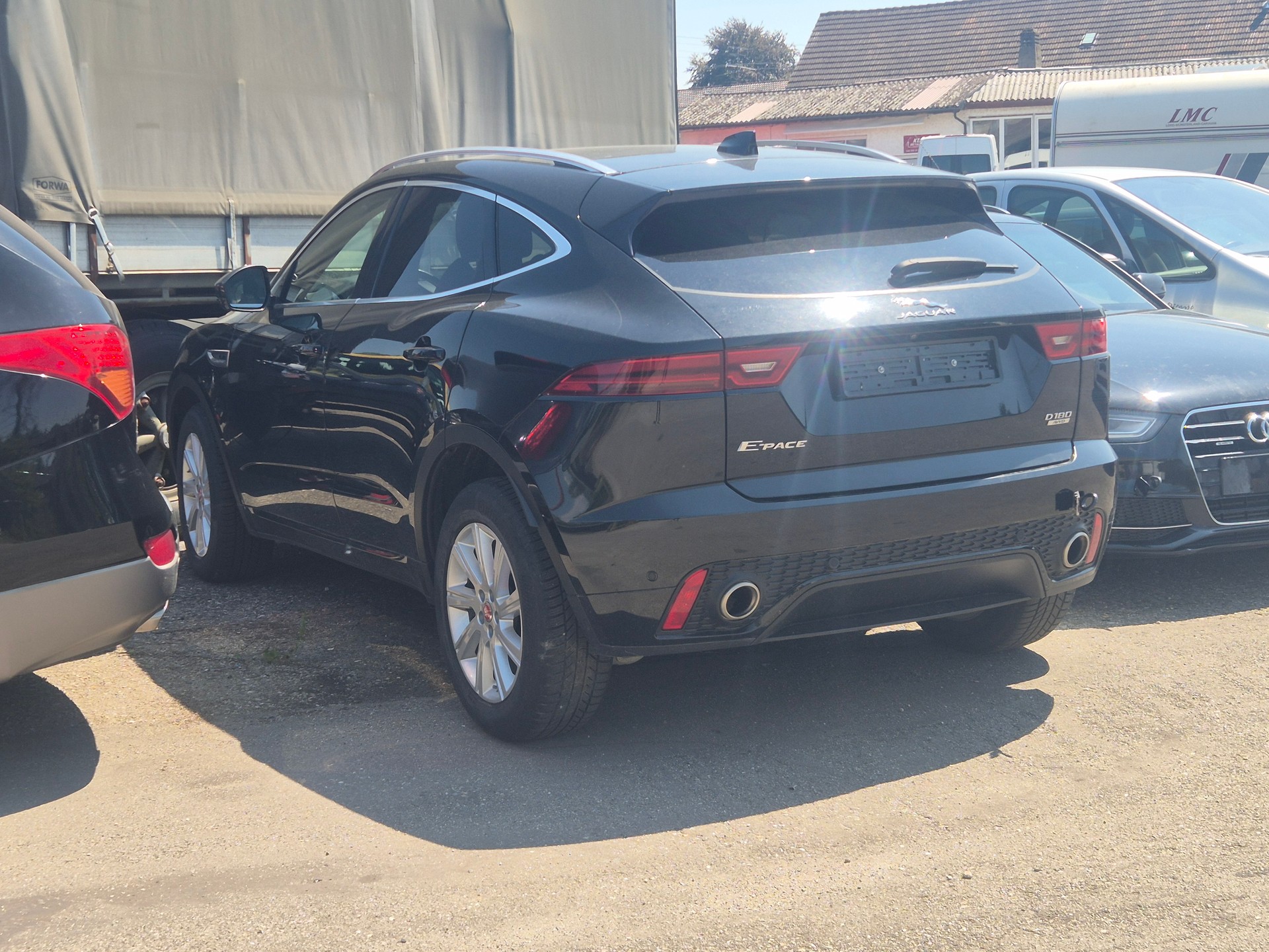 JAGUAR E-Pace 2.0d D180 S AWD Diesel Unfall-image-2