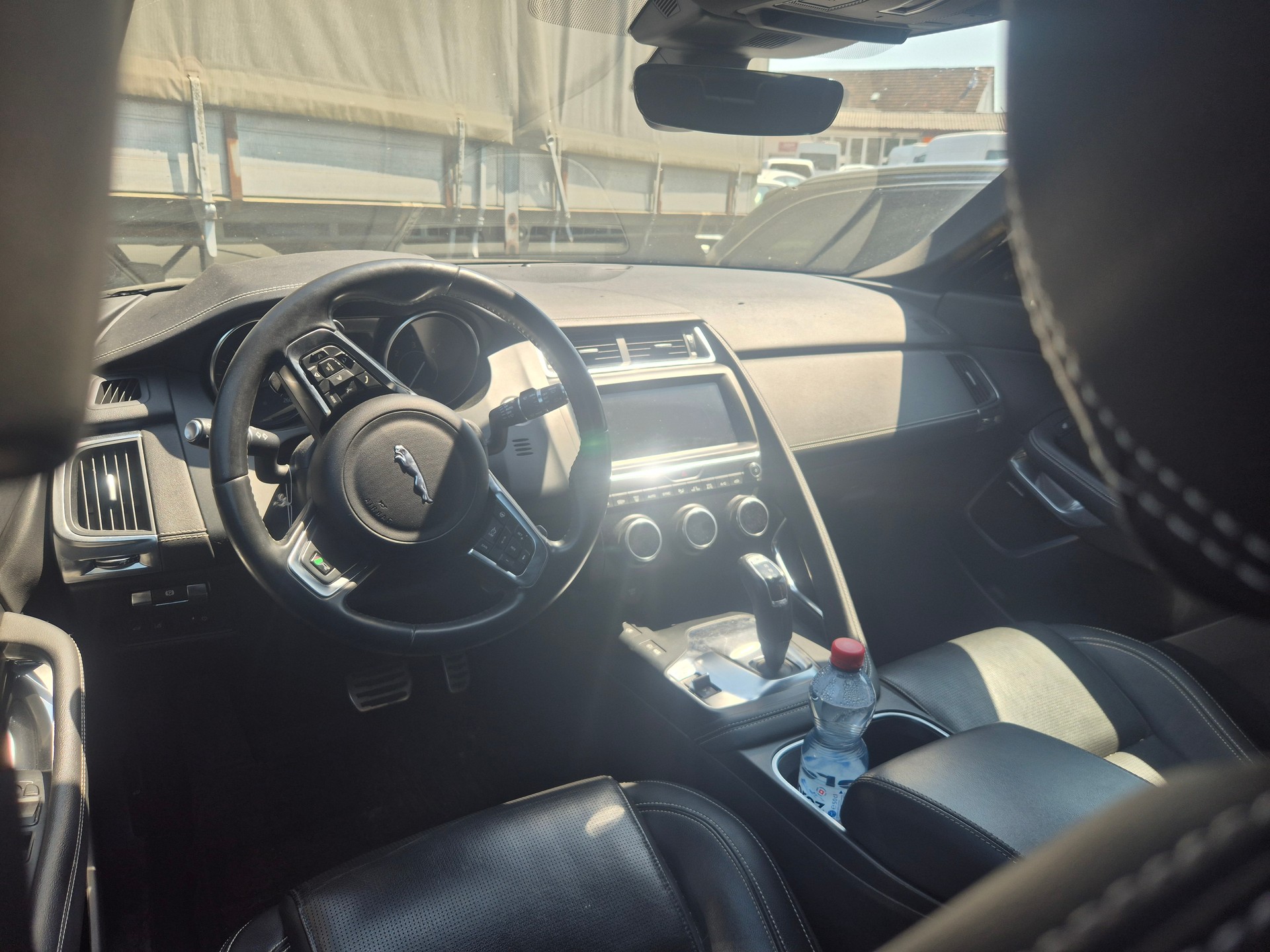 JAGUAR E-Pace 2.0d D180 S AWD Diesel Unfall-image-5
