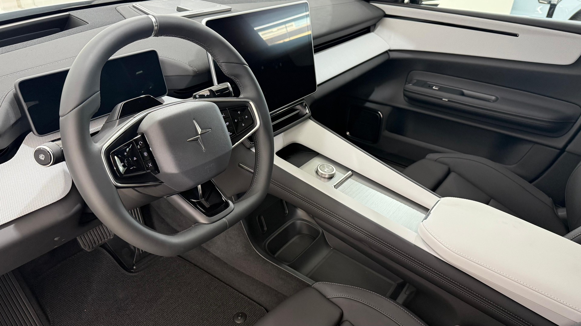 POLESTAR 4 Long Range Dual Motor Prime-image-3