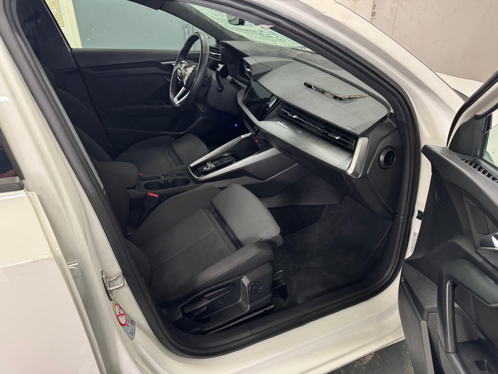 AUDI A3 Sportback 35 TFSI Attraction S-tronic-image-10