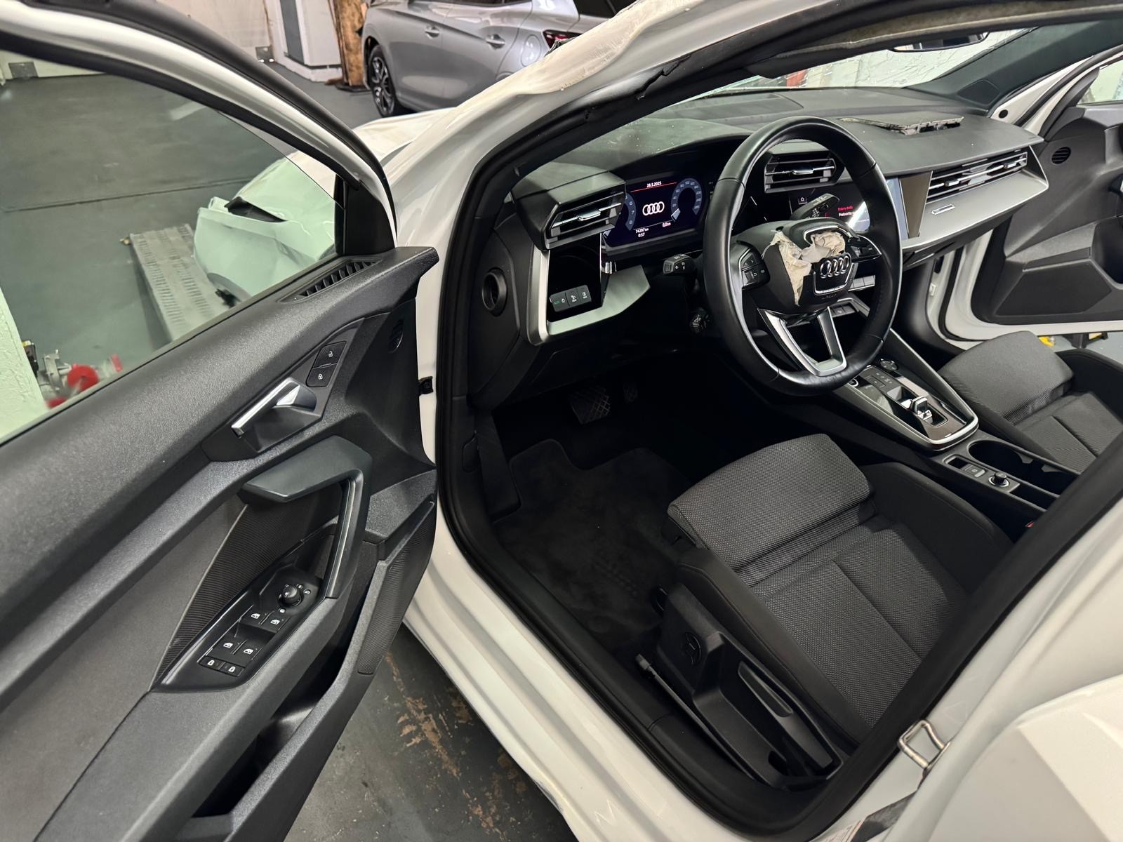 AUDI A3 Sportback 35 TFSI Attraction S-tronic-image-9