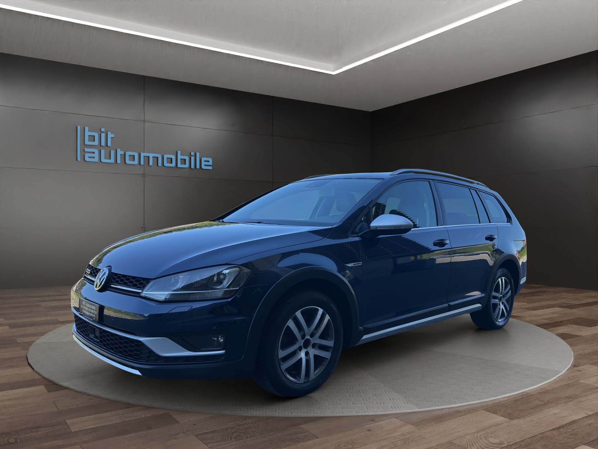 VW Golf 2.0 TDI Alltrack 4Motion-image-0