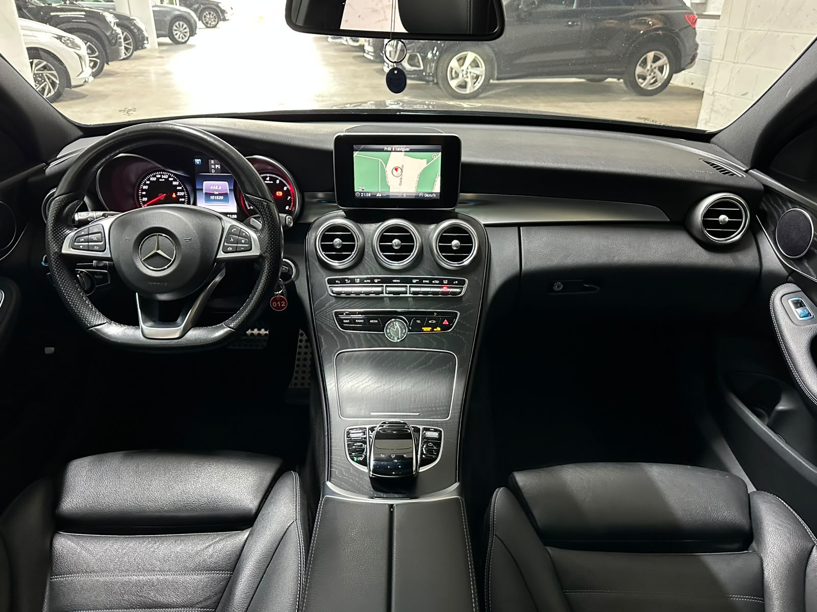 MERCEDES-BENZ C 400 AMG Line 4Matic 7G-Tronic-image-8