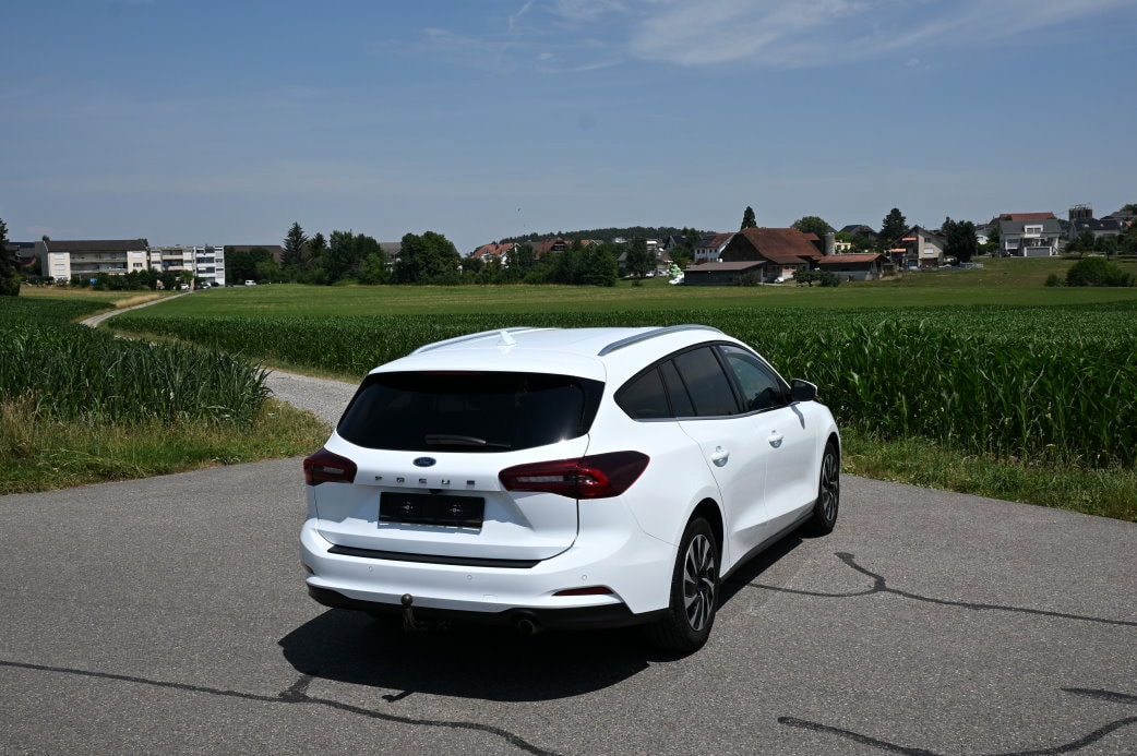 FORD Focus 1.5 TDCi Titanium Automatic Facelift-image-2