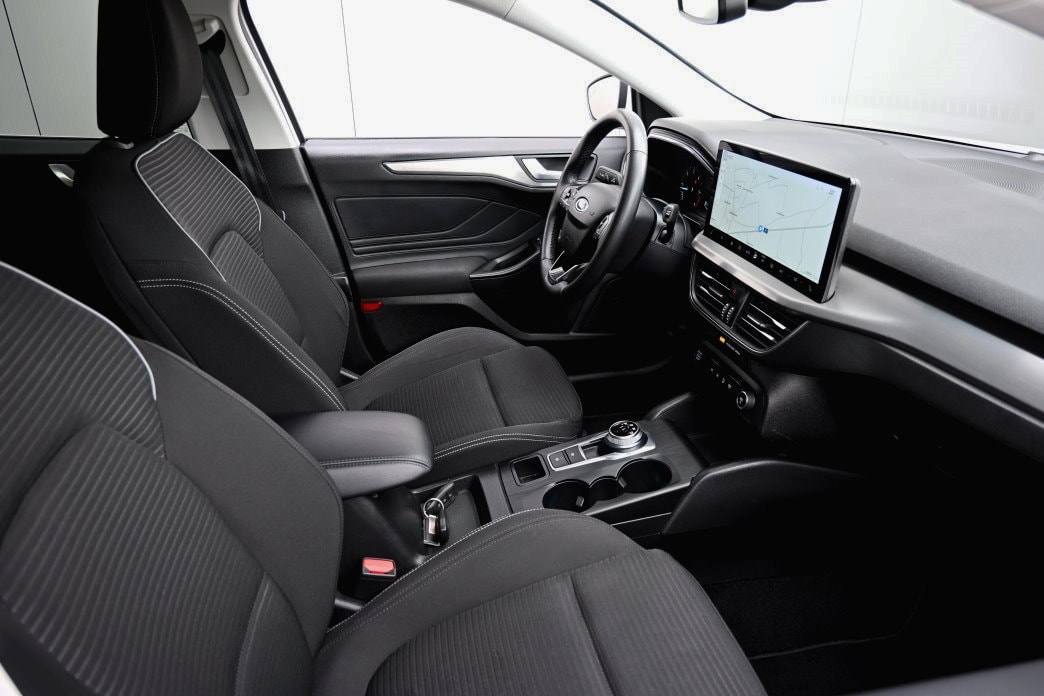 FORD Focus 1.5 TDCi Titanium Automatic Facelift-image-4