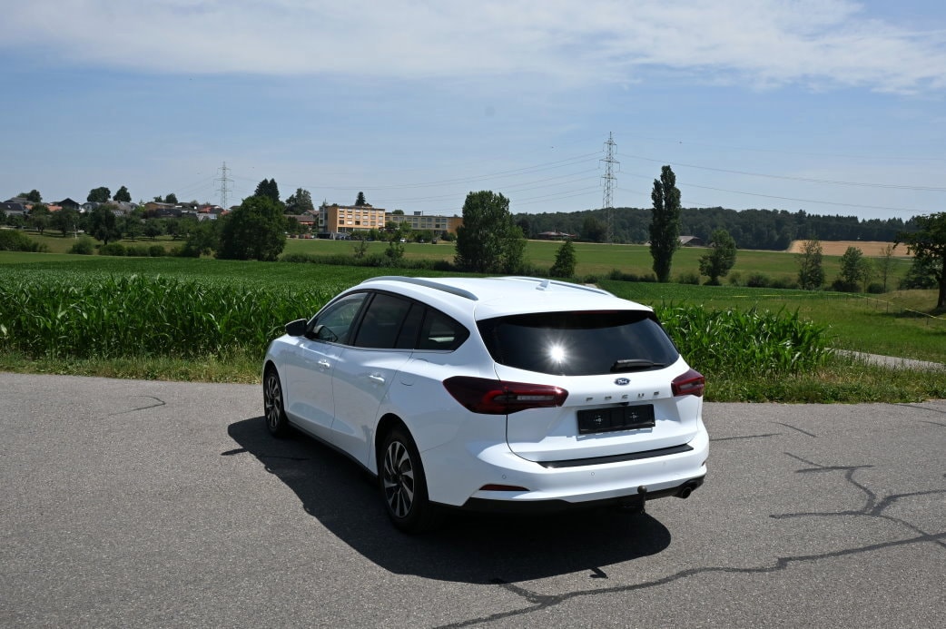 FORD Focus 1.5 TDCi Titanium Automatic Facelift-image-3