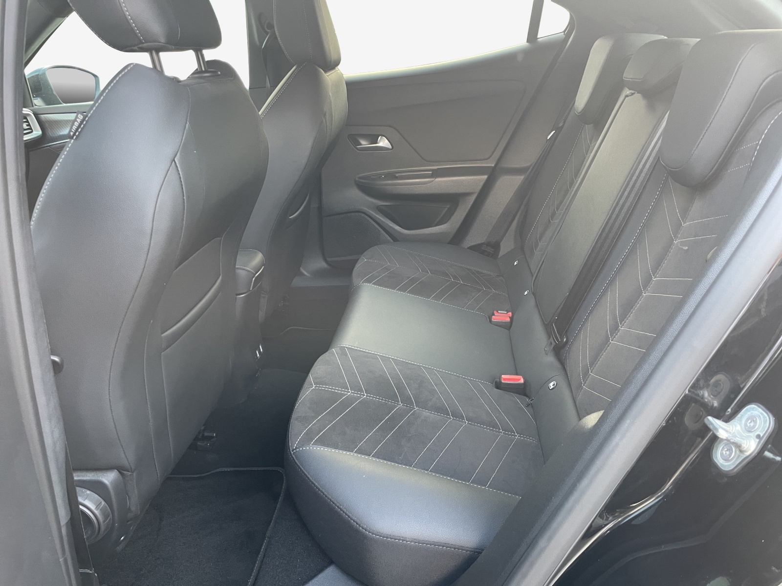 OPEL Mokka 1.2 Direct Injection Turbo Ultimate Aut.-image-11