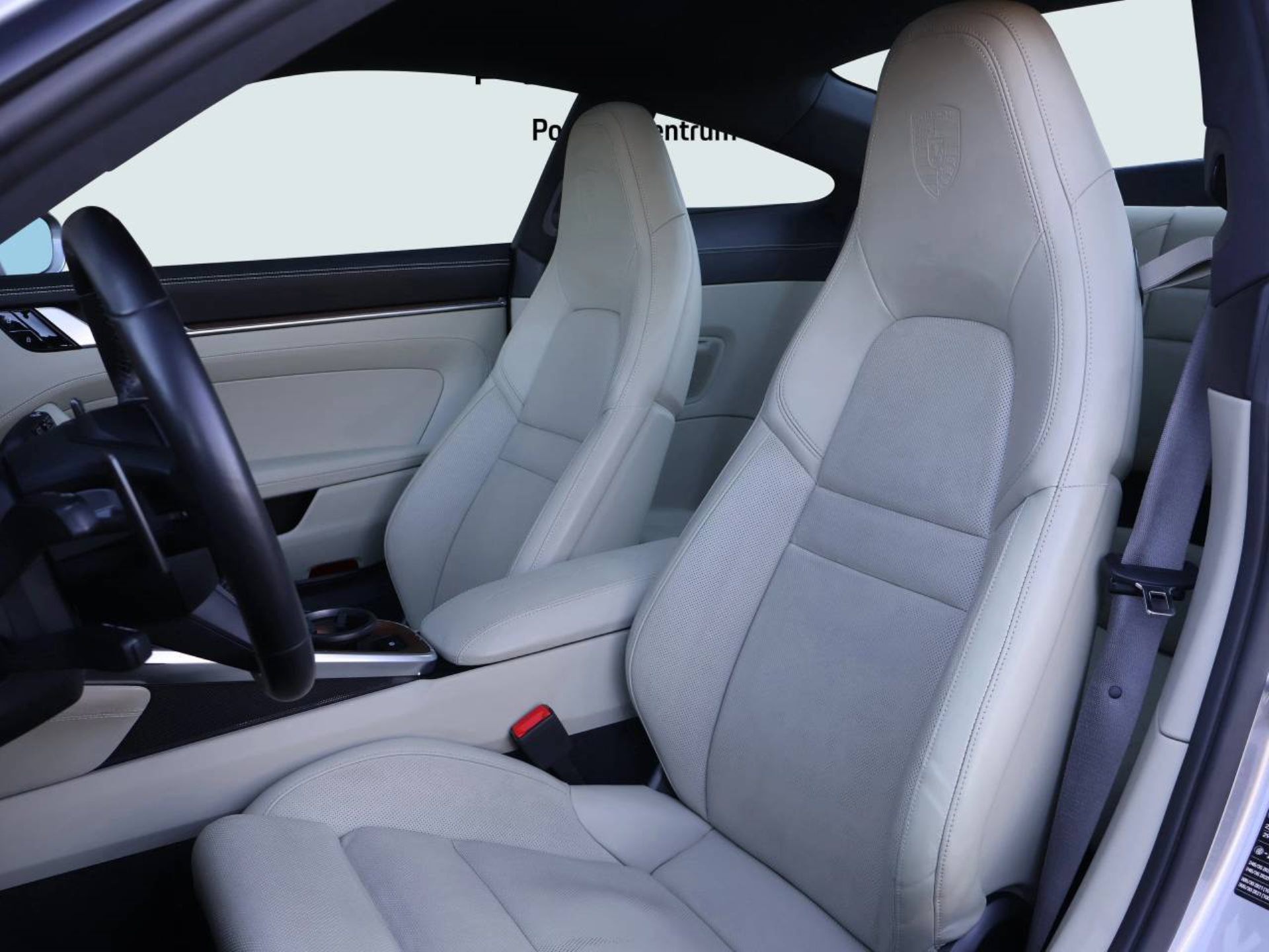 PORSCHE 911 Carrera 4S-image-11