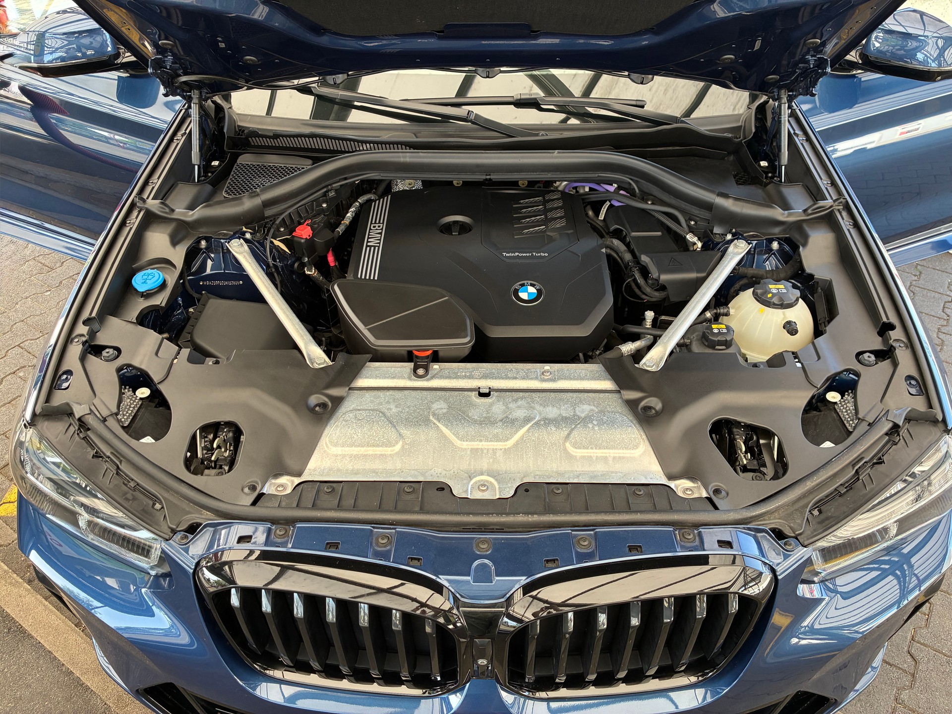 BMW 20i xDrive-image-12