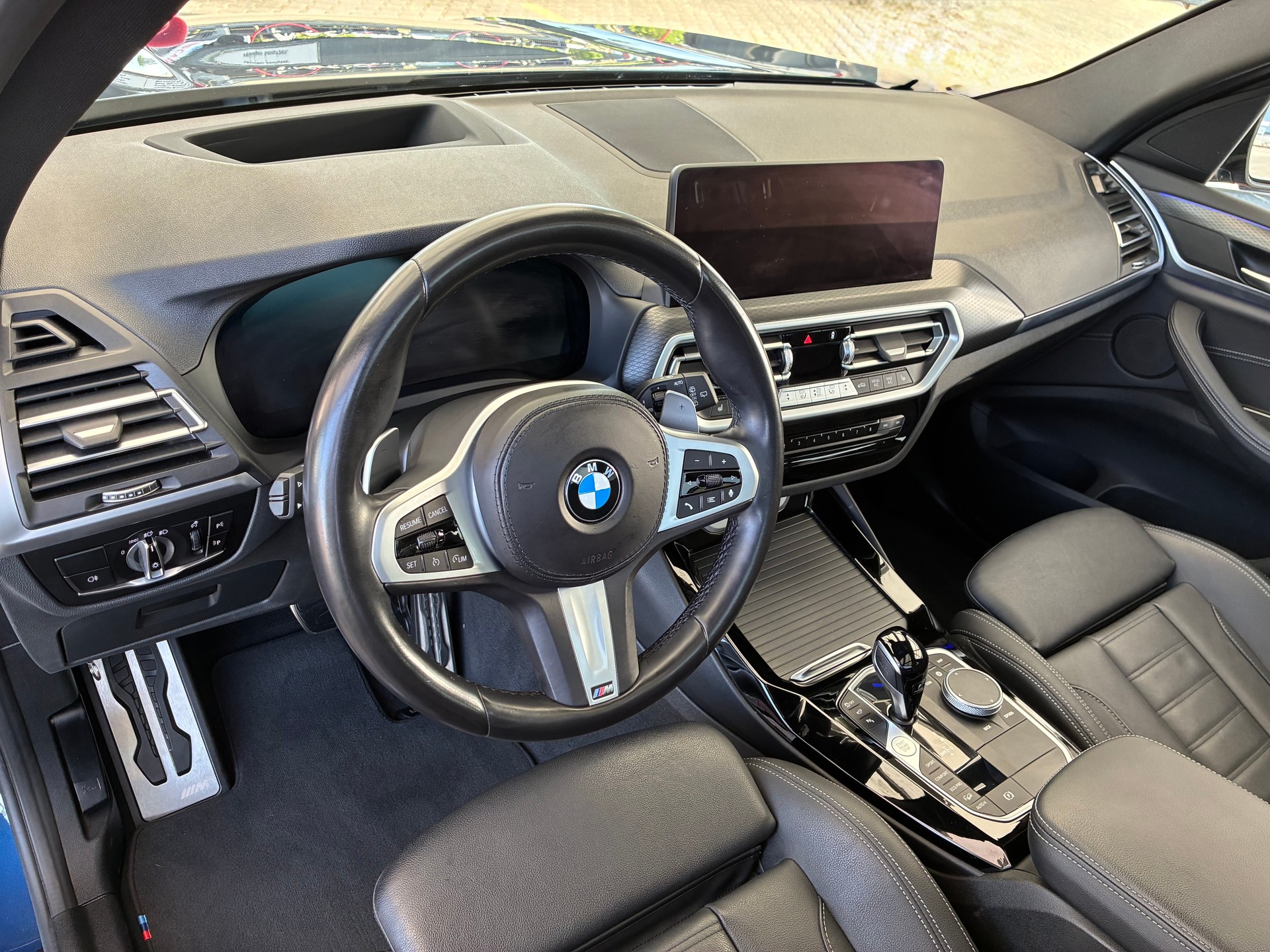 BMW 20i xDrive-image-7