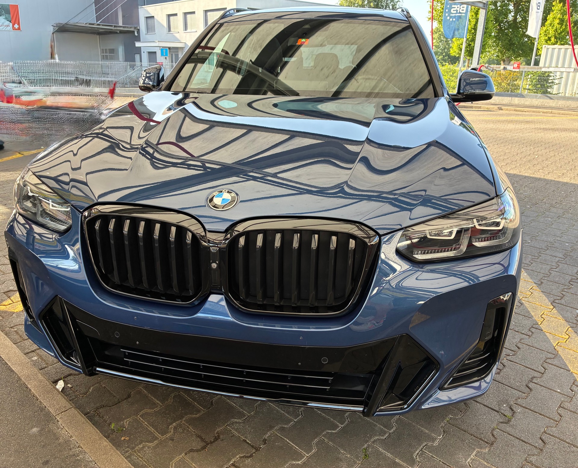 BMW 20i xDrive-image-6