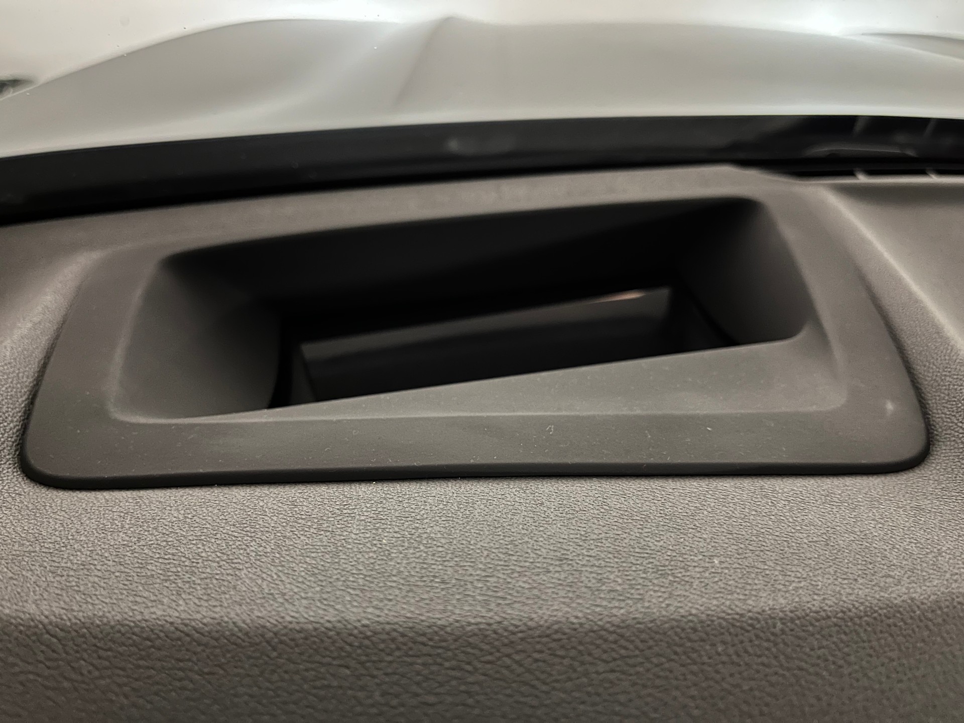 BMW 20i xDrive-image-11
