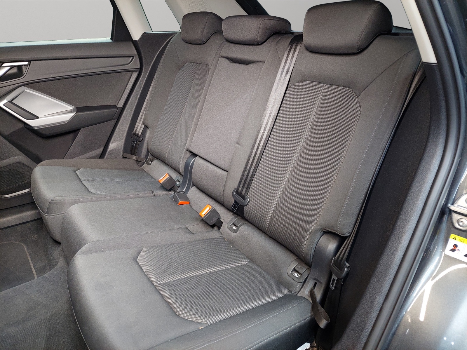 AUDI Q3 35 TDI S line quattro S-tronic-image-7