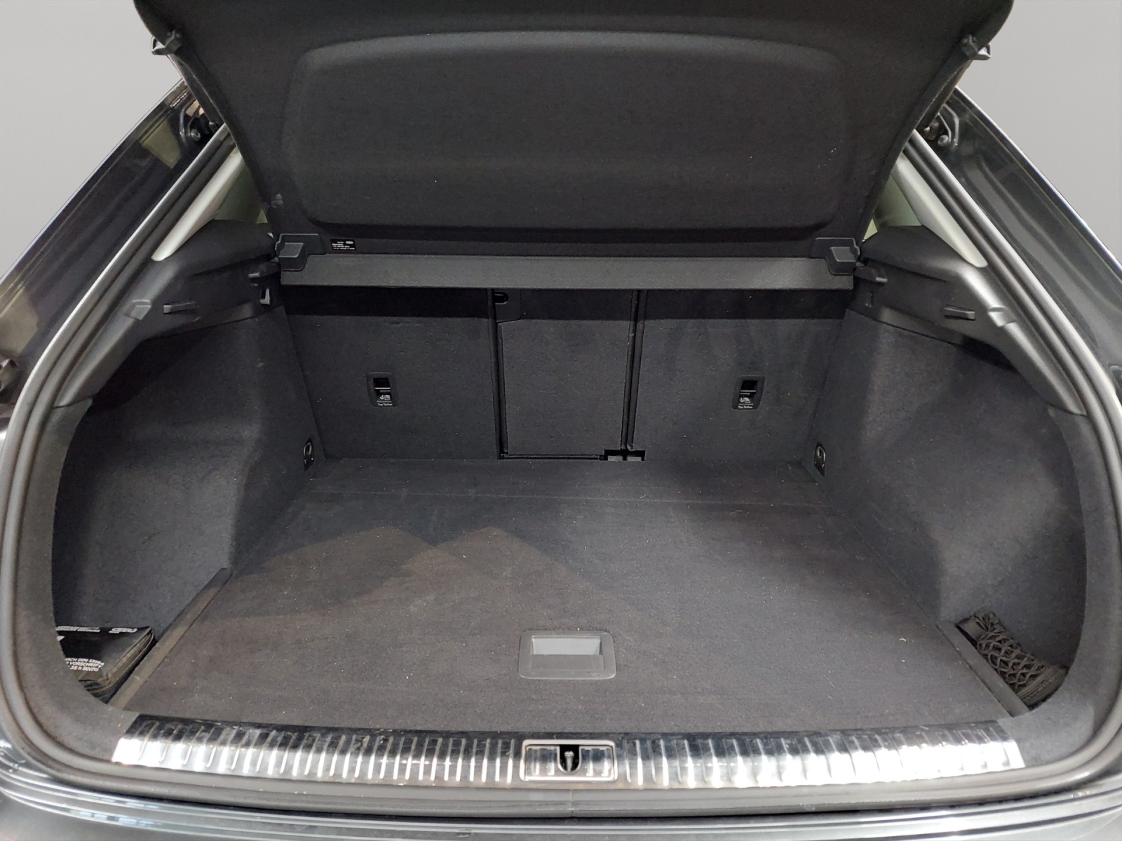 AUDI Q3 35 TDI S line quattro S-tronic-image-10
