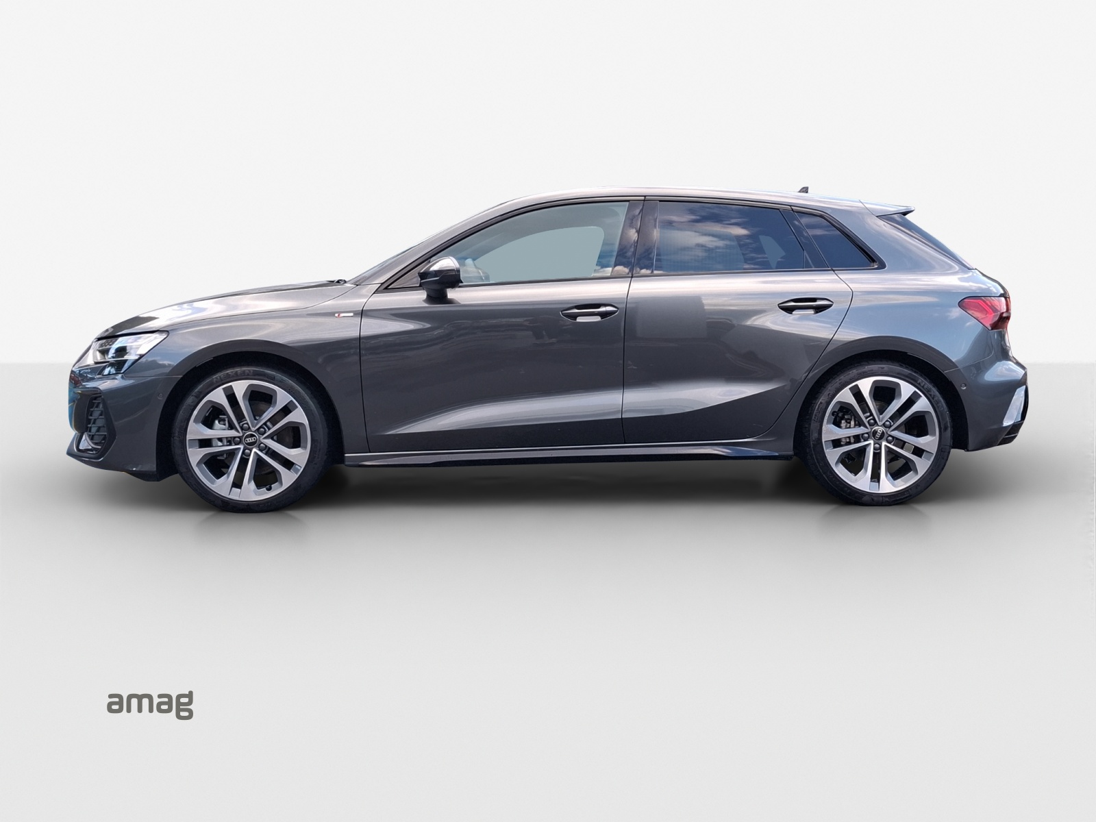 AUDI A3 Sportback TFSI 150 kW quattro S line S tronic-showroom-element-1