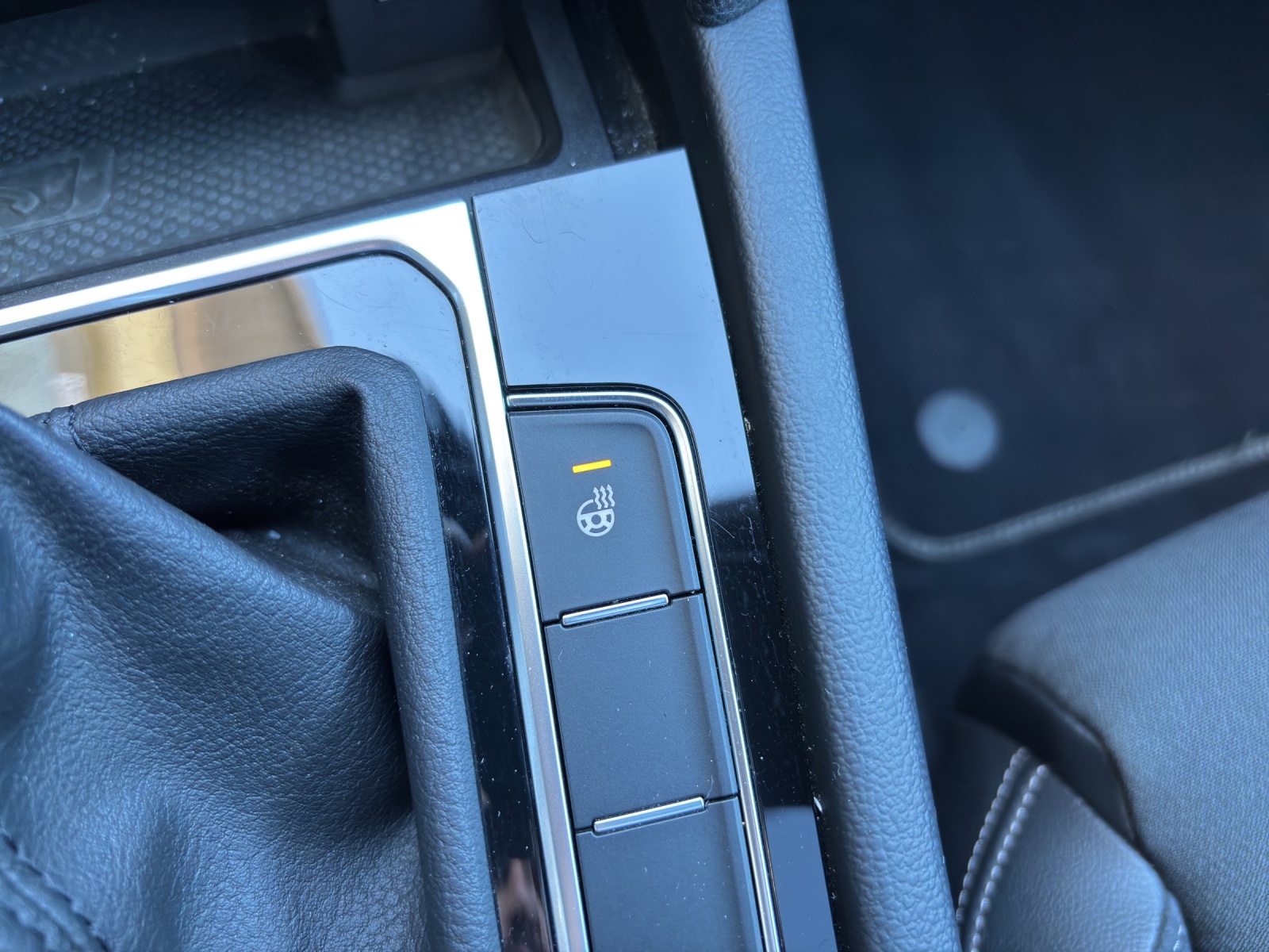 VW Passat Alltrack 2.0 TSI 4Motion DSG mit Panorama-Ausstell-/Schiebedach & Winterräder-image-19