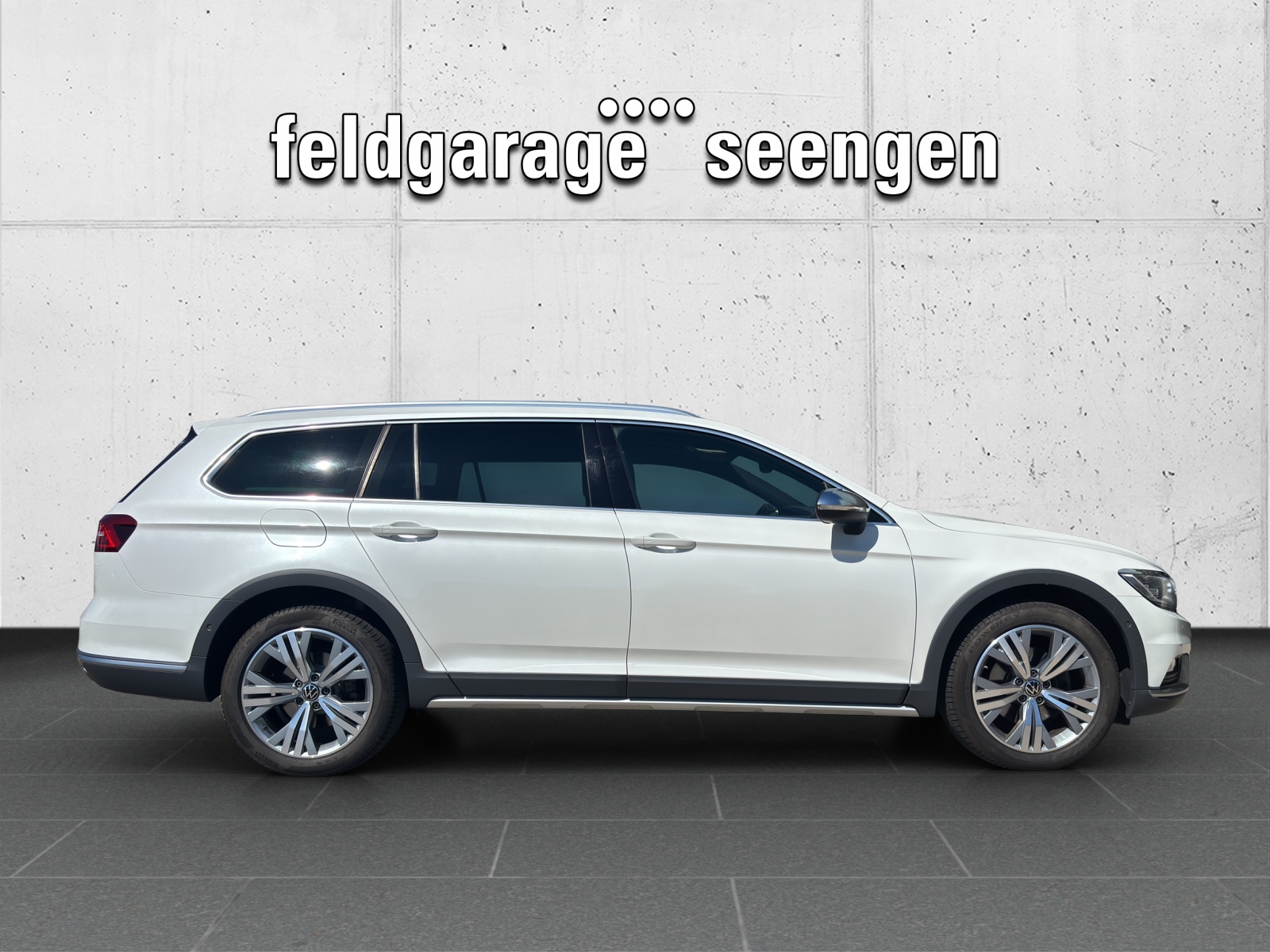VW Passat Alltrack 2.0 TSI 4Motion DSG mit Panorama-Ausstell-/Schiebedach & Winterräder-showroom-element-3