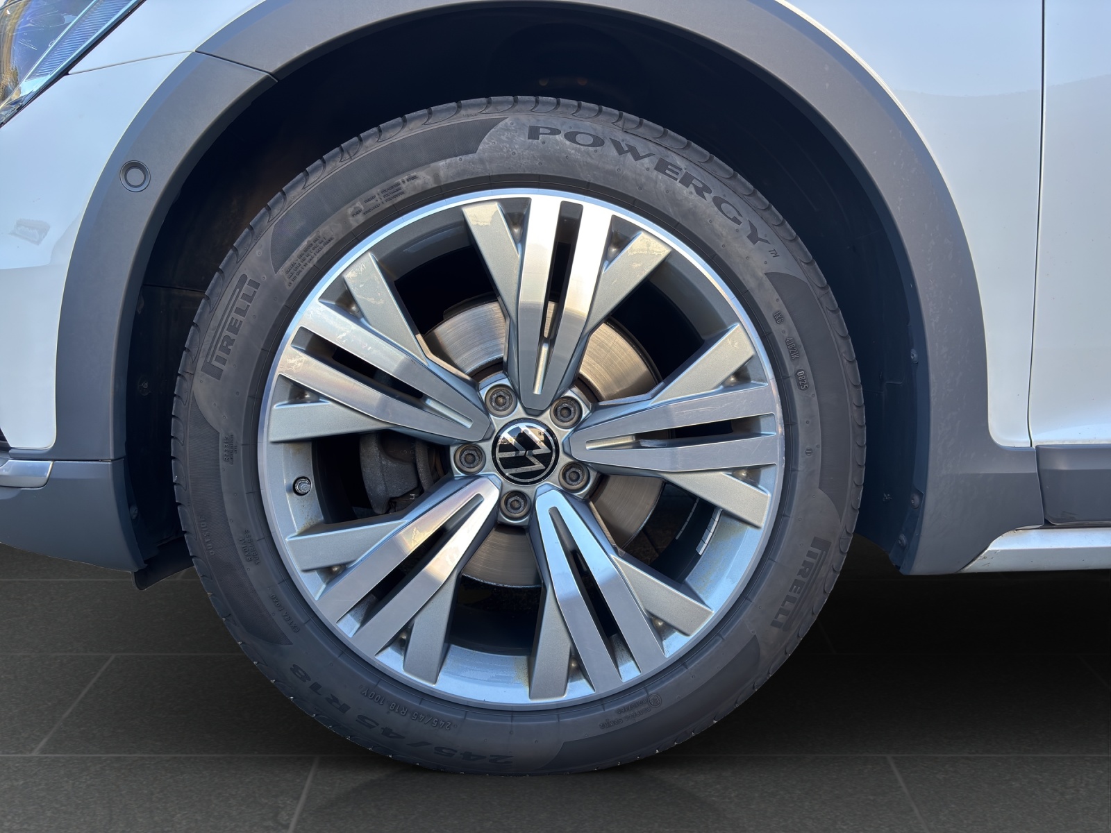 VW Passat Alltrack 2.0 TSI 4Motion DSG mit Panorama-Ausstell-/Schiebedach & Winterräder-image-7