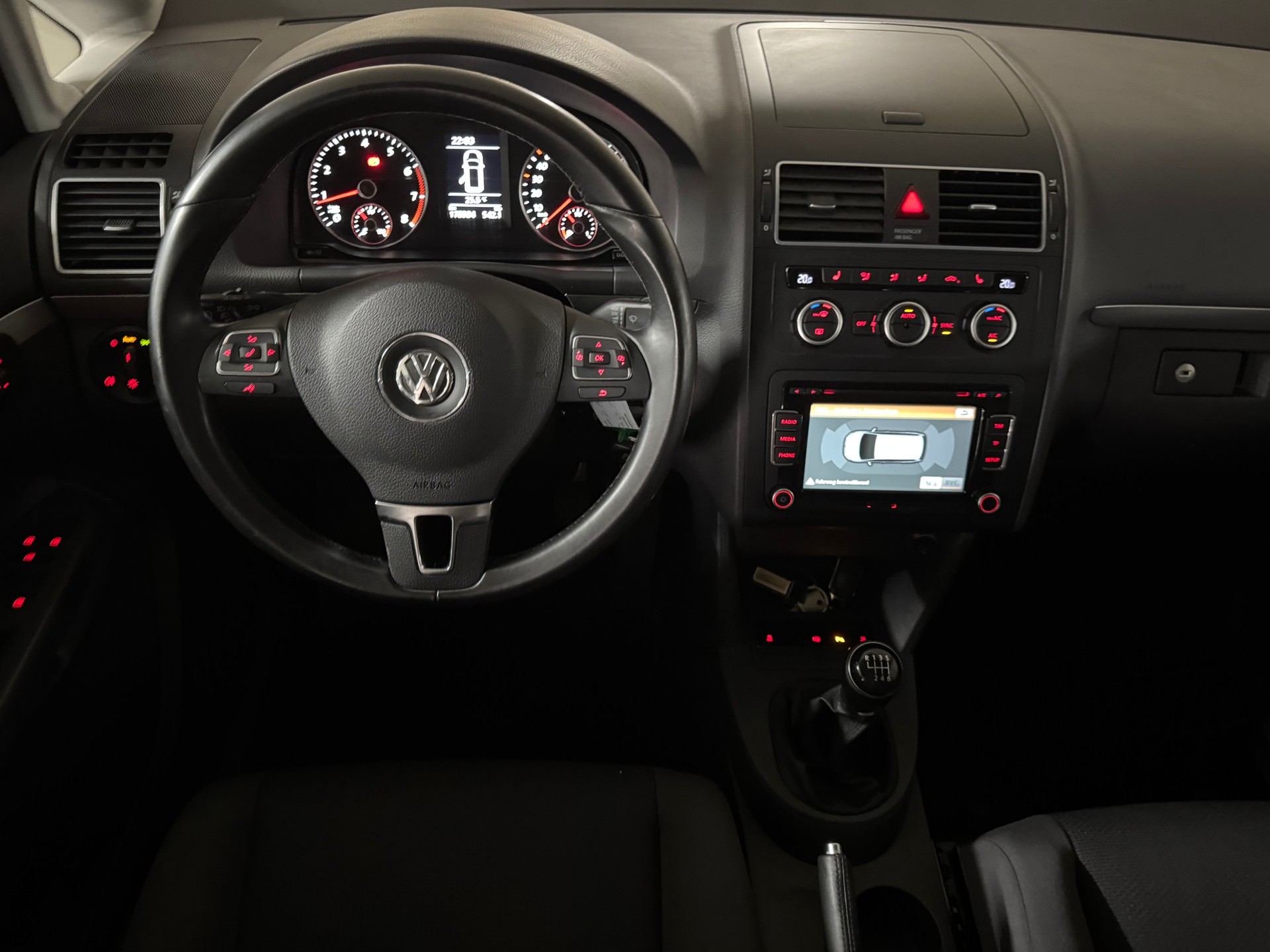 VW Touran 1.4 TSI Design 7-Platz, Facelift-image-11