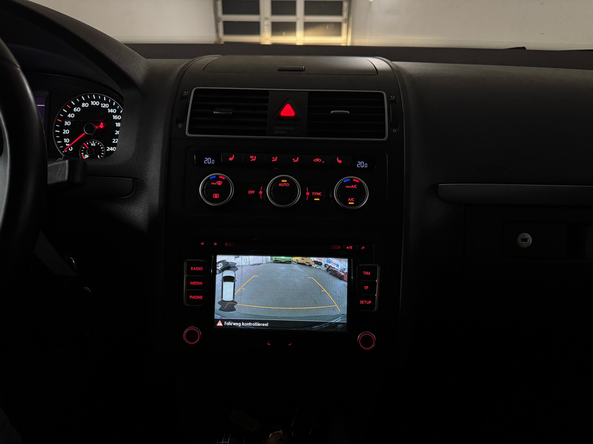 VW Touran 1.4 TSI Design 7-Platz, Facelift-image-13