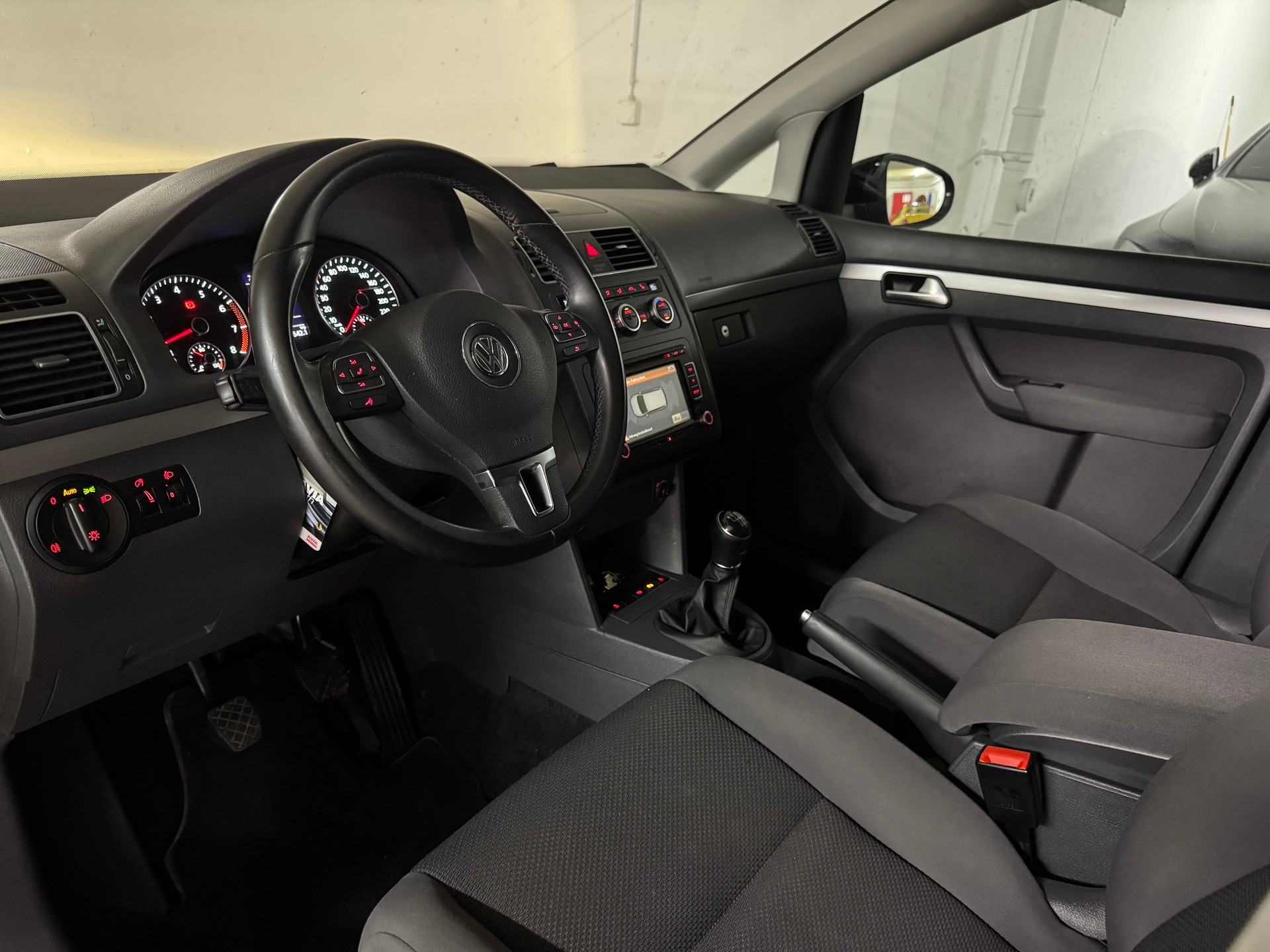 VW Touran 1.4 TSI Design 7-Platz, Facelift-image-8