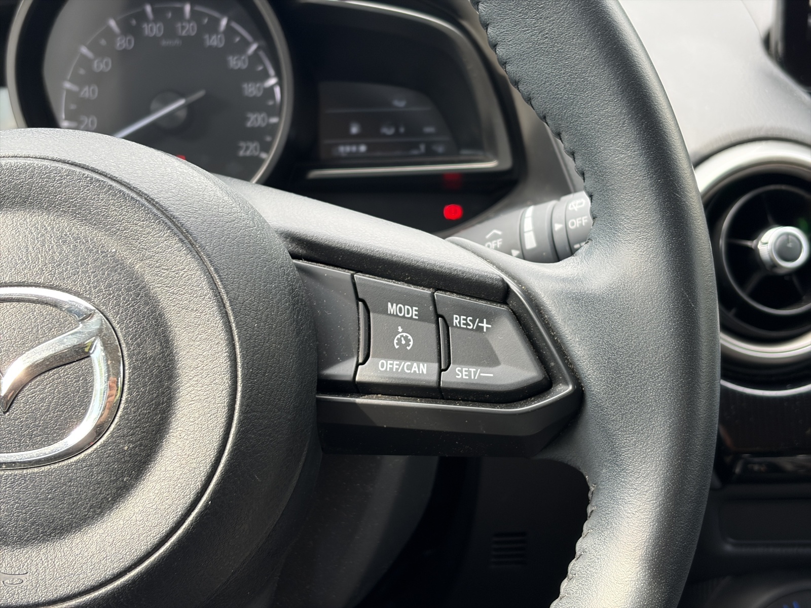 Image MAZDA 2 2 SKYACTIV-G 90 Ambition Automat