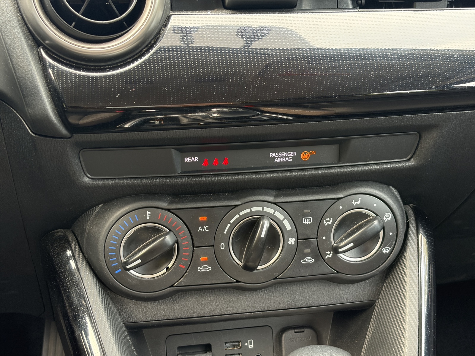 Image MAZDA 2 2 SKYACTIV-G 90 Ambition Automat