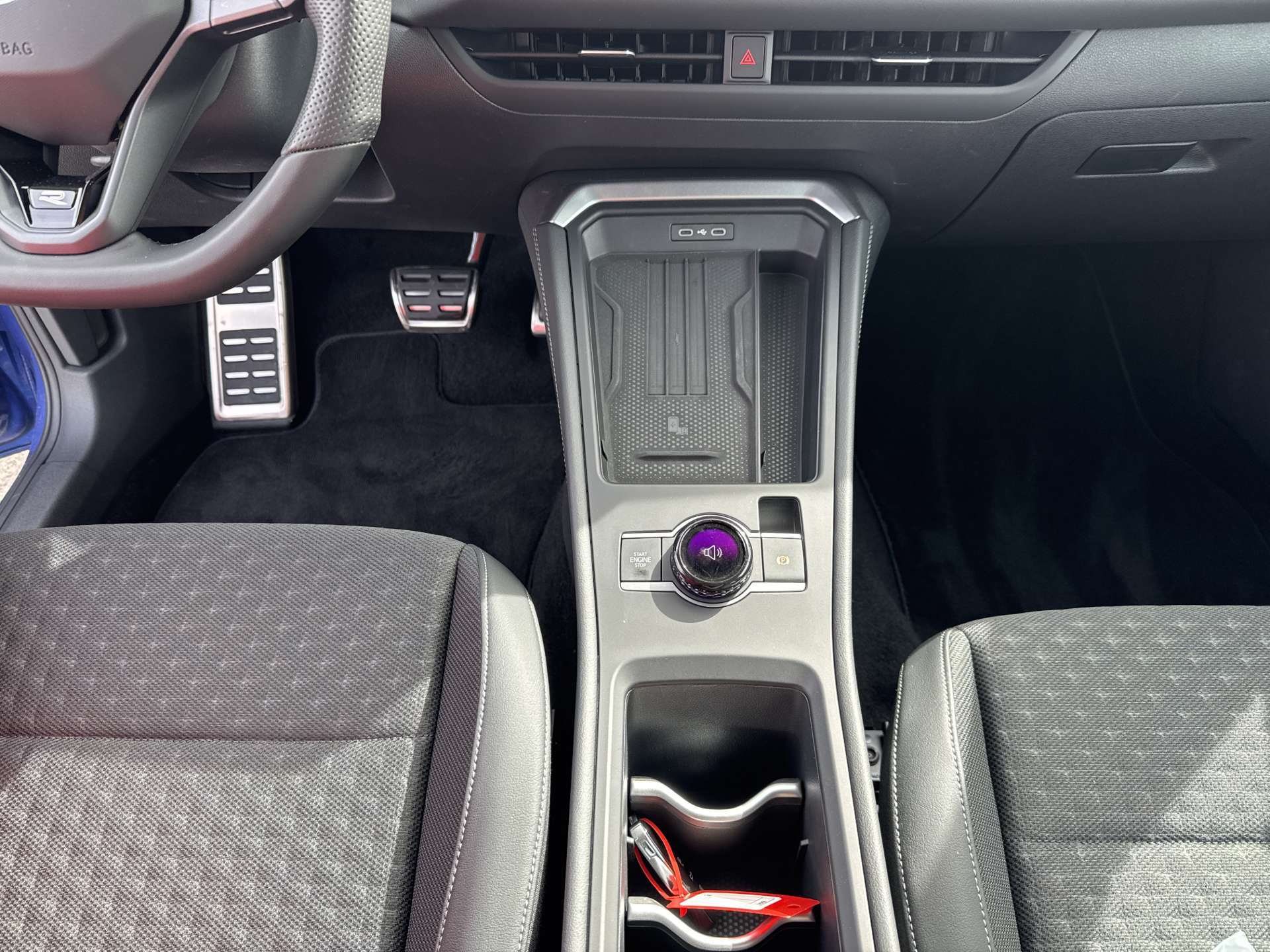 VW T-Roc 1.5 eTSi mHEV R-Line DSG-Automat-image-11