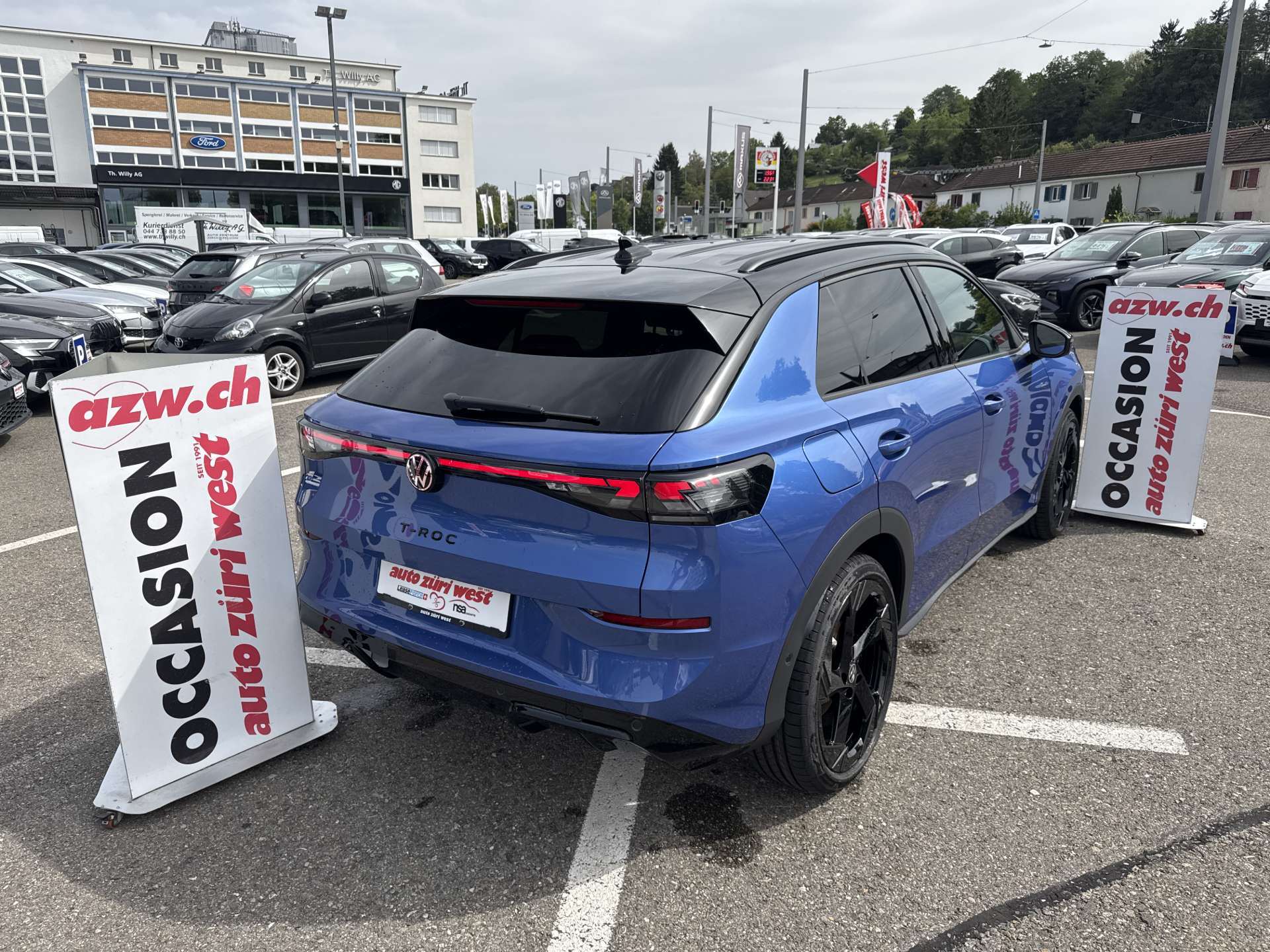 VW T-Roc 1.5 eTSi mHEV R-Line DSG-Automat-image-2
