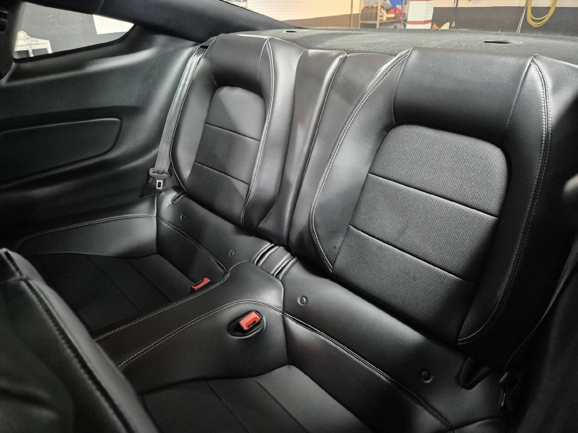 FORD Mustang Coupé 5.0 V8 GT USA-image-9