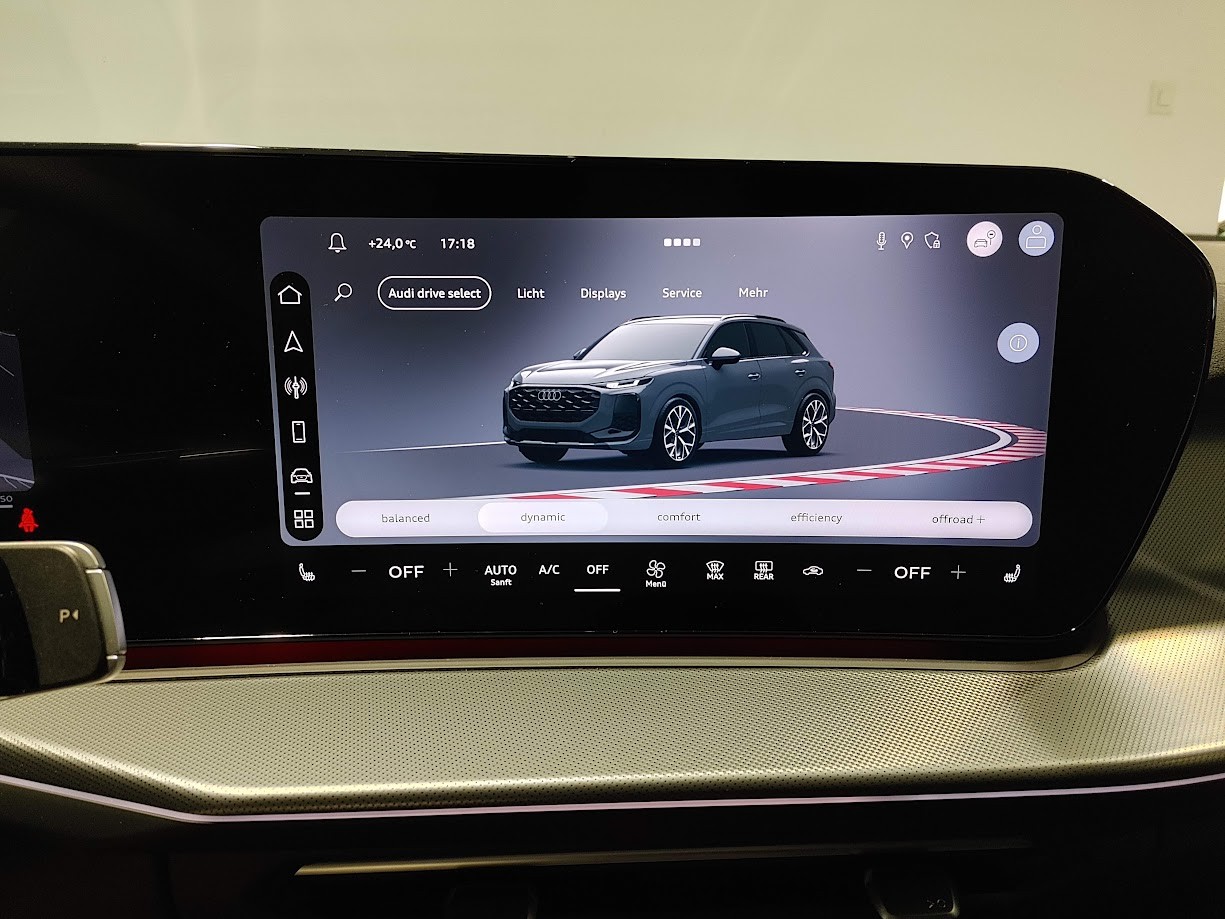 AUDI Q3 SUV TFSI quattro 195 kW S tronic-image-8
