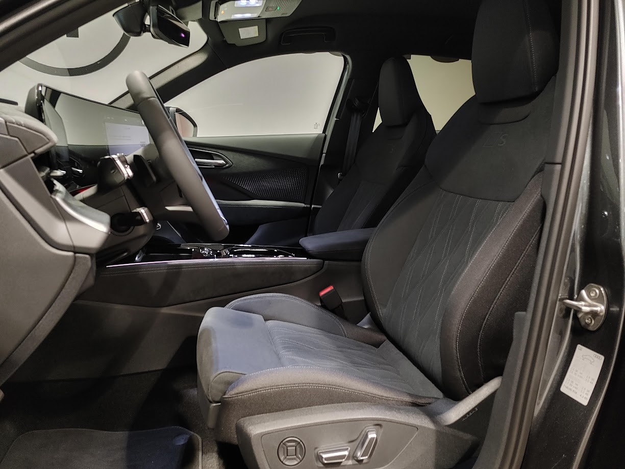 AUDI Q3 SUV TFSI quattro 195 kW S tronic-image-3