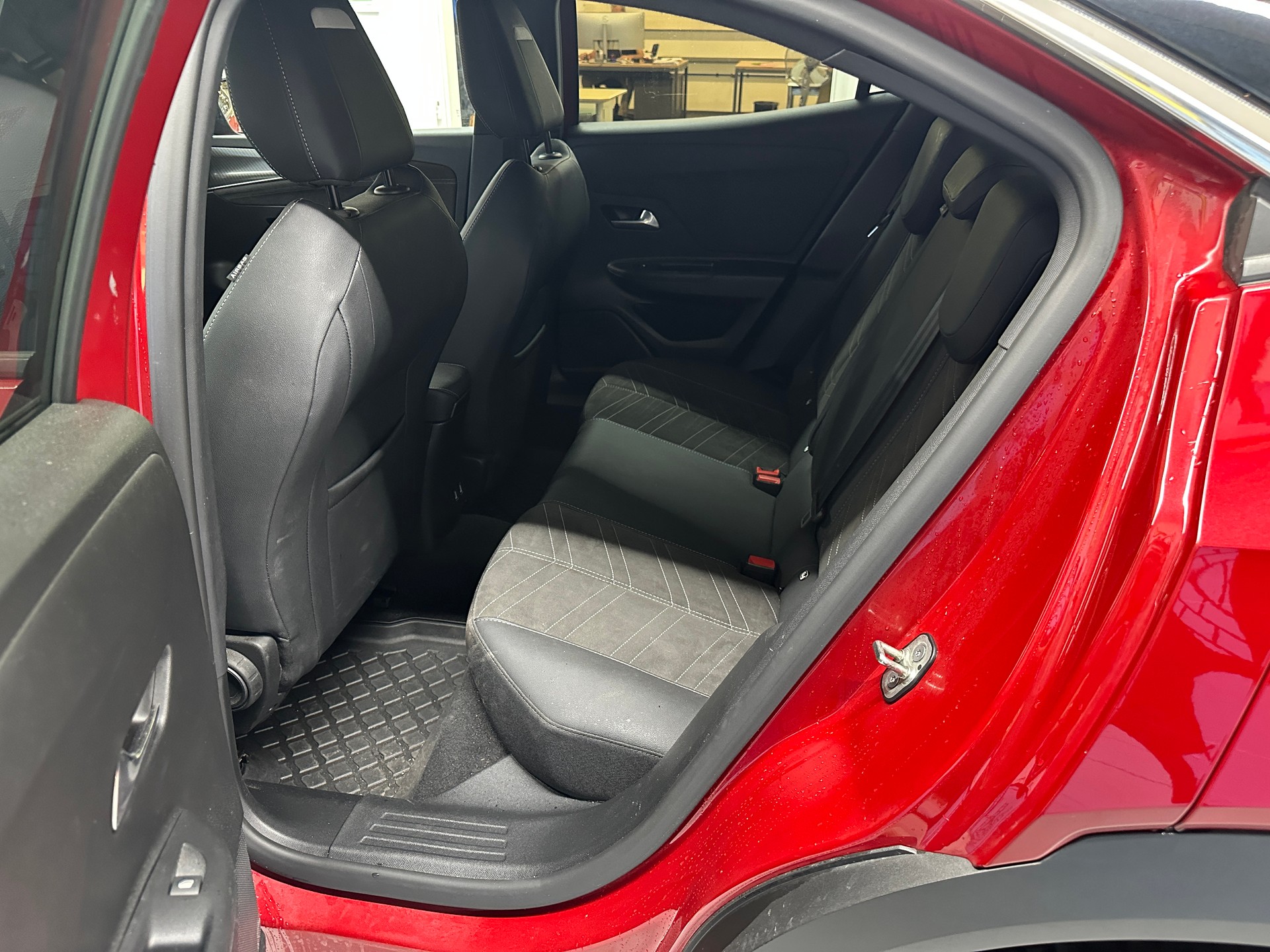 OPEL Mokka 1.2 Direct Injection Turbo Ultimate Aut.-image-8