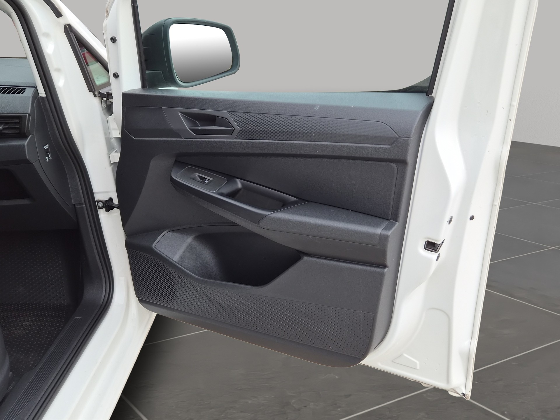 VW Caddy Kaw. 1.5 TSI 114 DSG-image-15