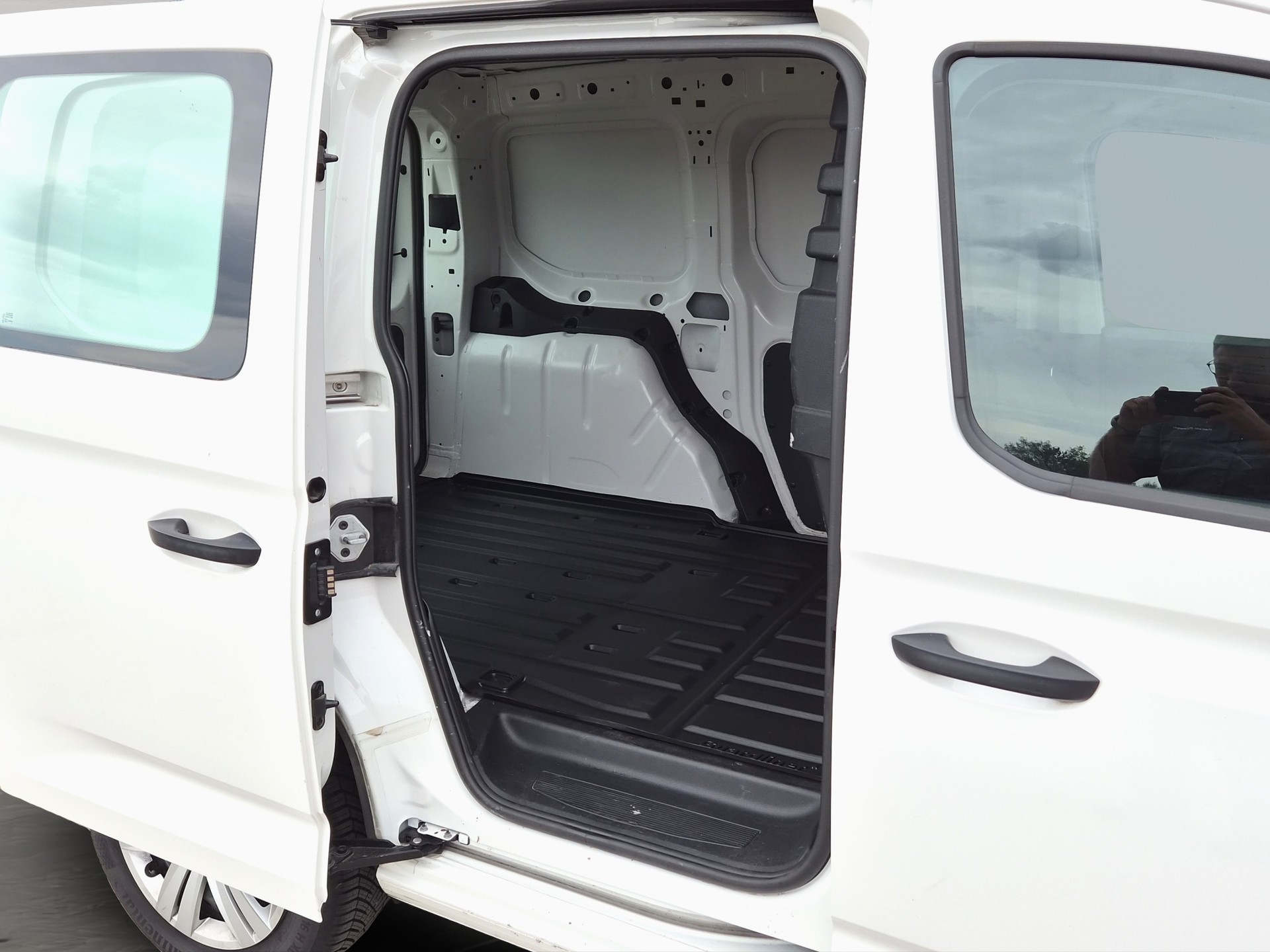 VW Caddy Kaw. 1.5 TSI 114 DSG-image-13