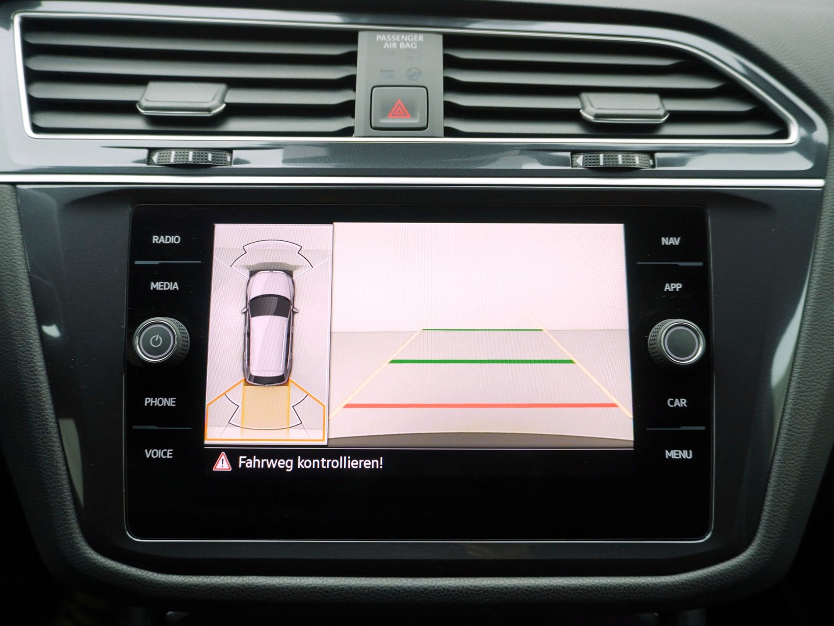 VW Tiguan Allspace 2.0 TSI DSG R-Line Black Style 4Motion-image-18