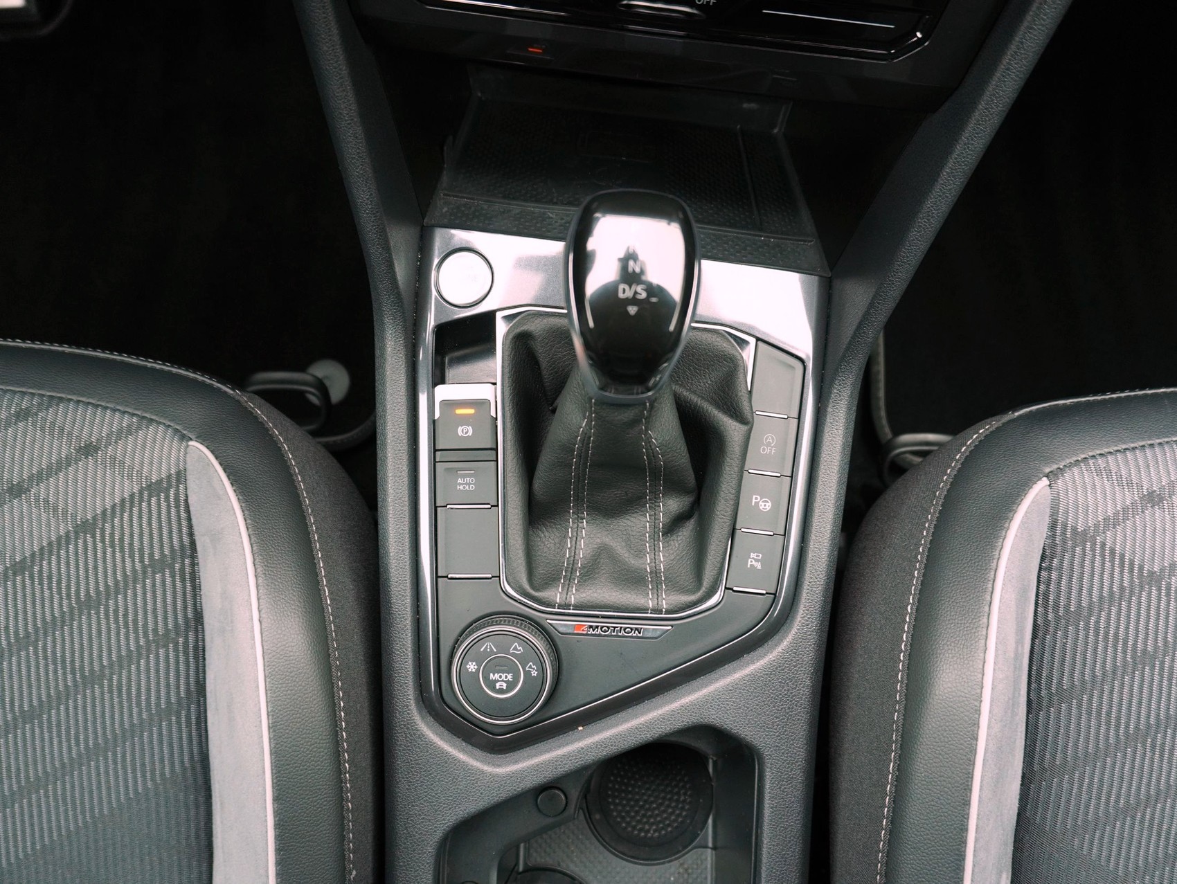 VW Tiguan Allspace 2.0 TSI DSG R-Line Black Style 4Motion-image-15