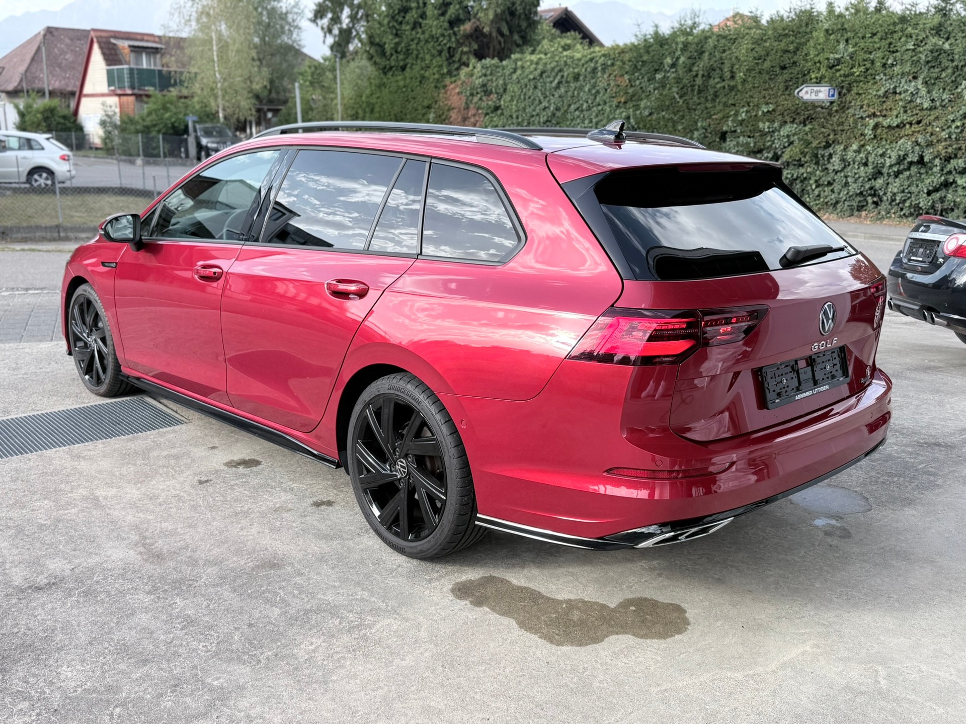 VW Golf Variant 2.0 TSI R-Line DSG 4Motion-image-5