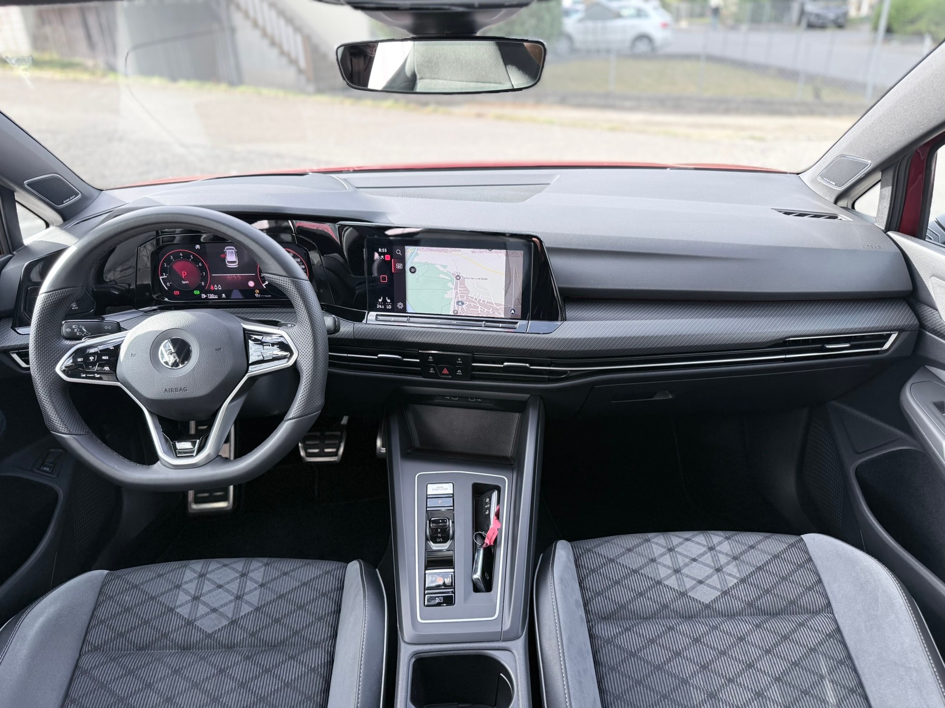 VW Golf Variant 2.0 TSI R-Line DSG 4Motion-image-19