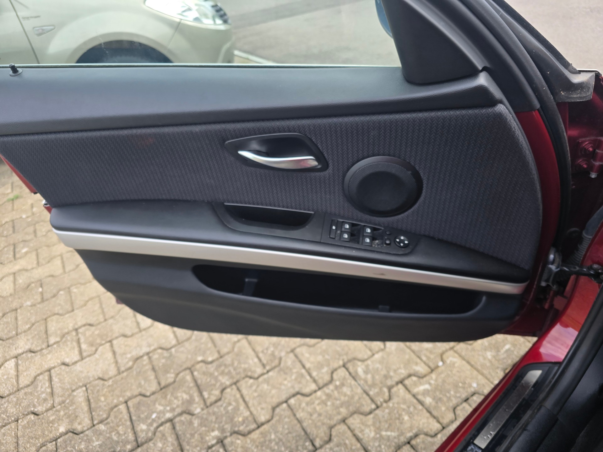 BMW 320d xDrive Touring Dynamic Edition-image-13