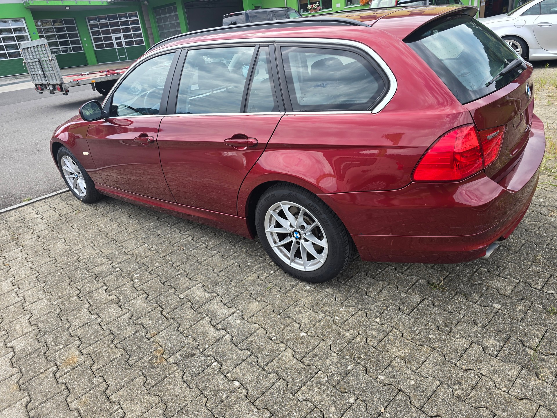 BMW 320d xDrive Touring Dynamic Edition-image-4