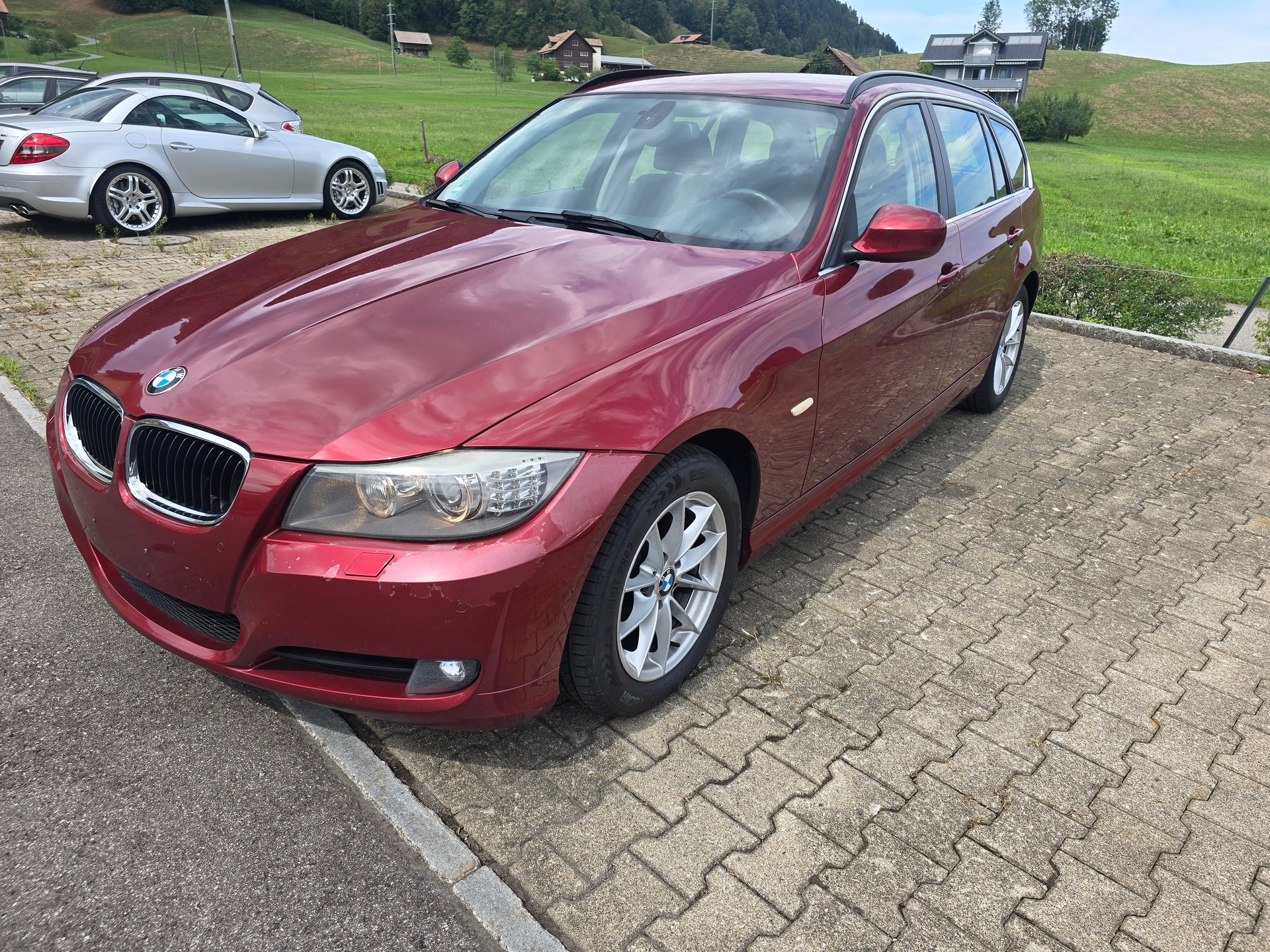 BMW 320d xDrive Touring Dynamic Edition-image-2