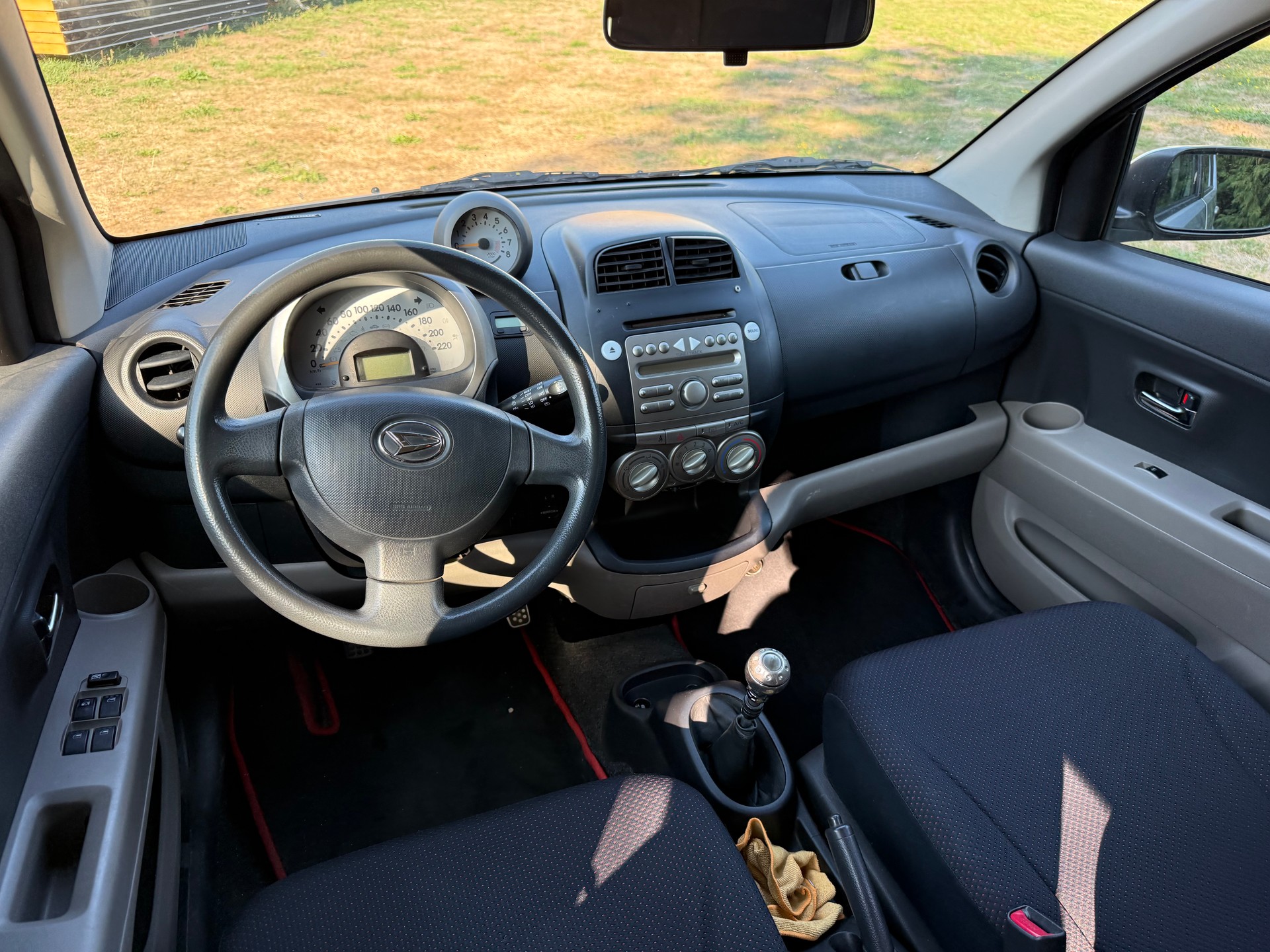 DAIHATSU Sirion 1.3 eco-4WD-image-6