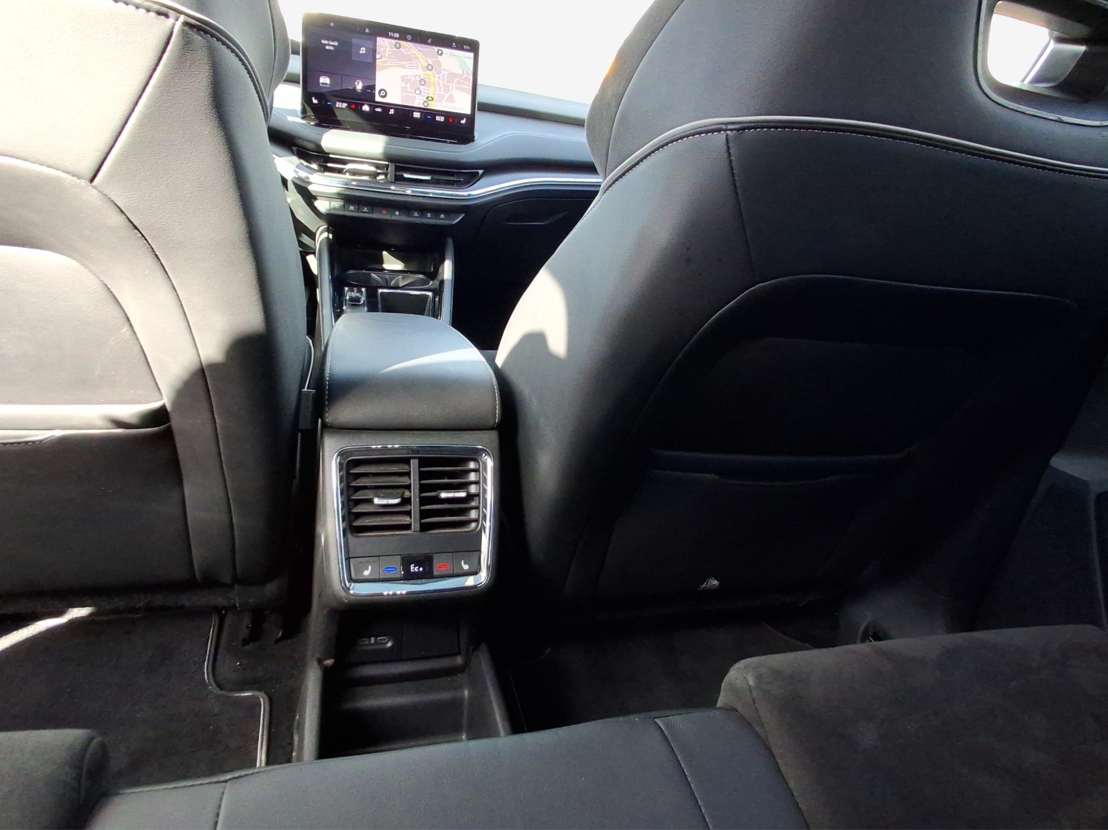 SKODA Enyaq iV 80x SportLine-image-13