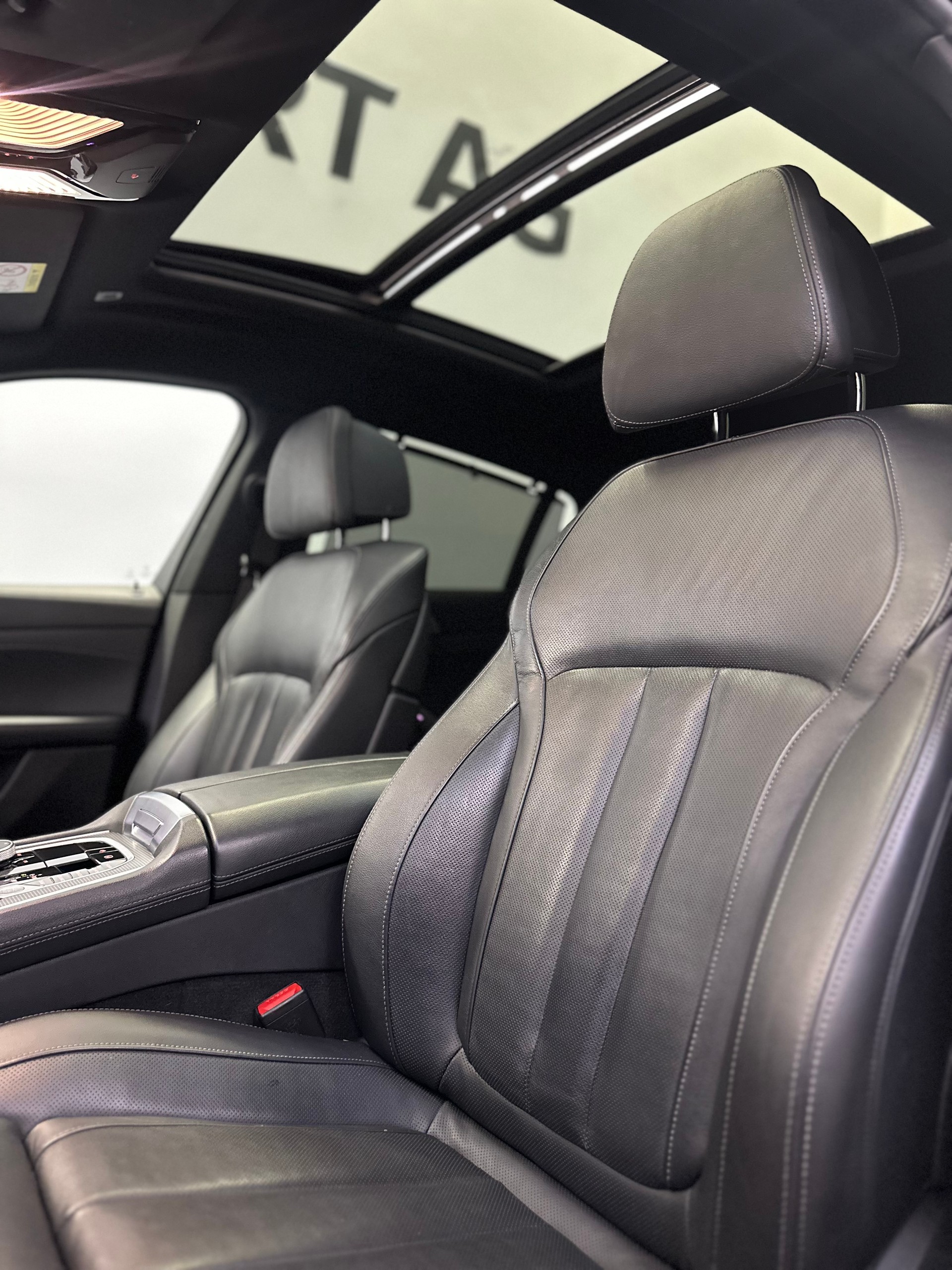 BMW X6 M50d-image-18