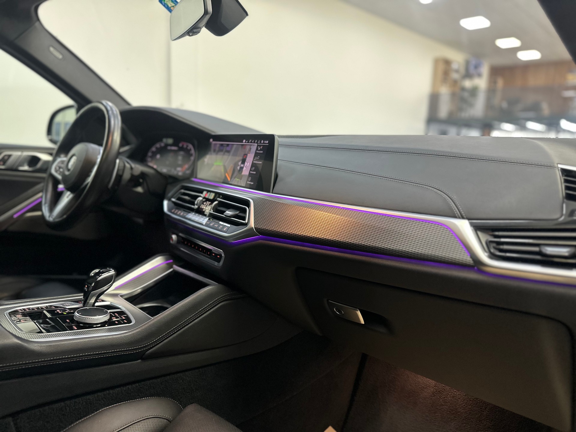 BMW X6 M50d-image-14