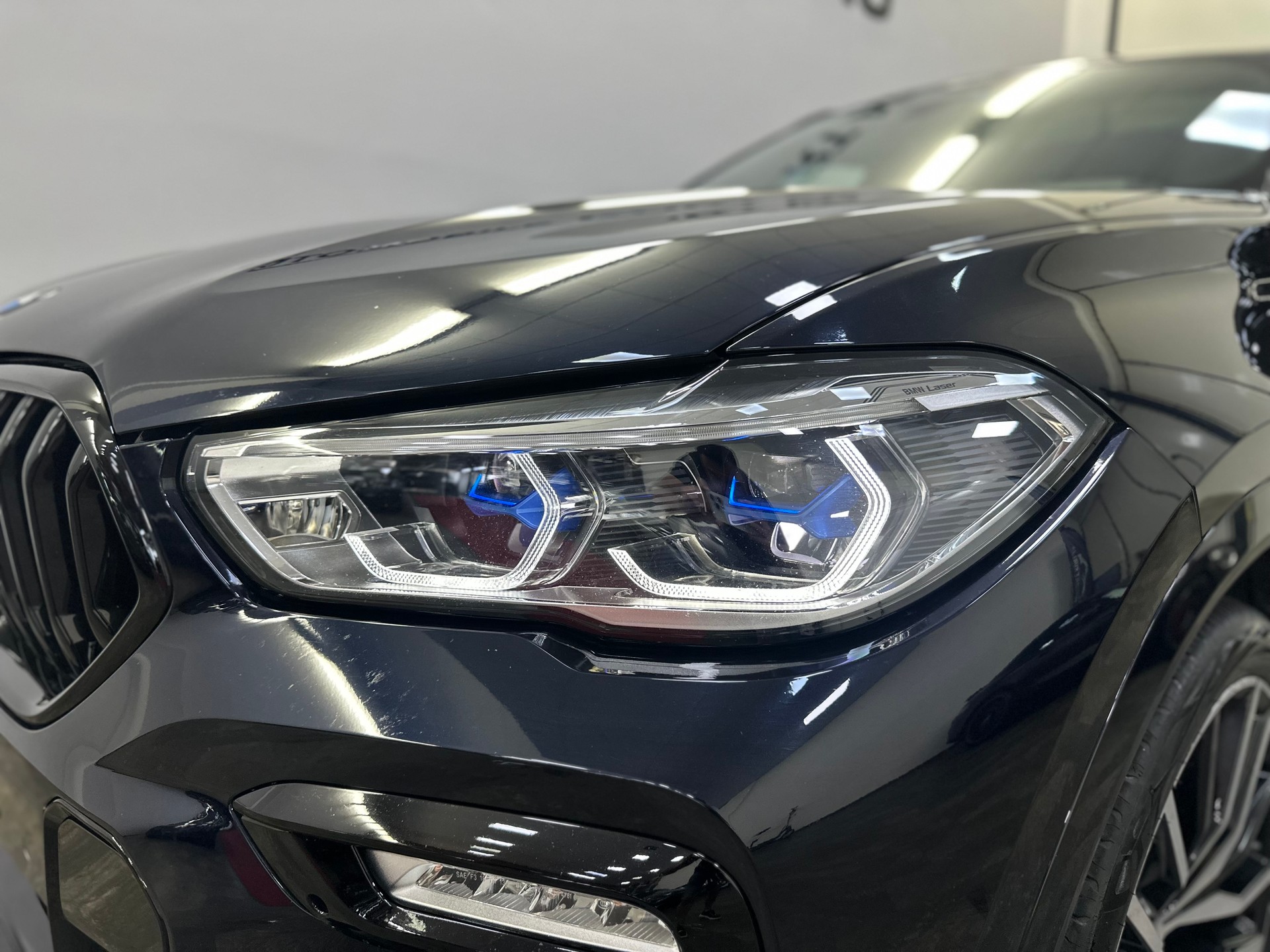 BMW X6 M50d-image-9